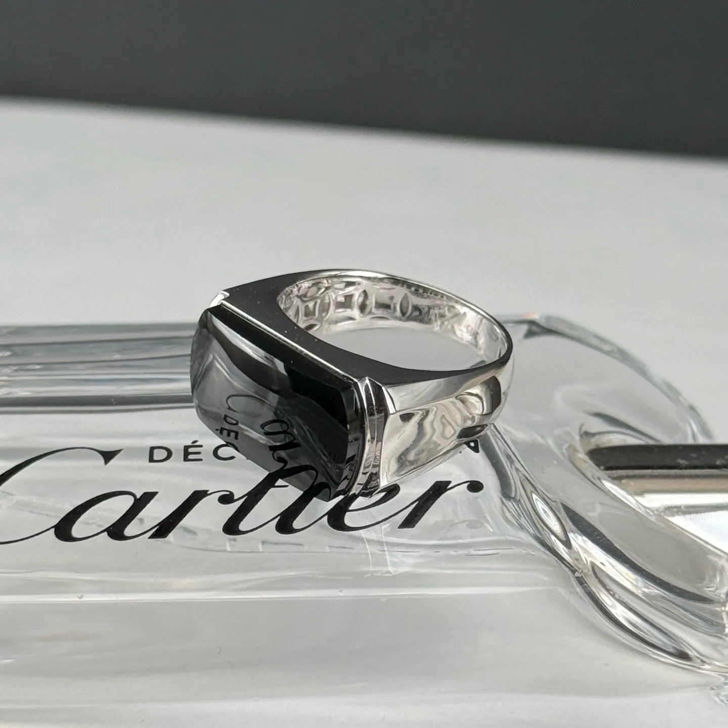 精品18k白金墨翠马鞍男戒 种好色正 黑度极好 打灯通透 油性十足 尺寸19.3