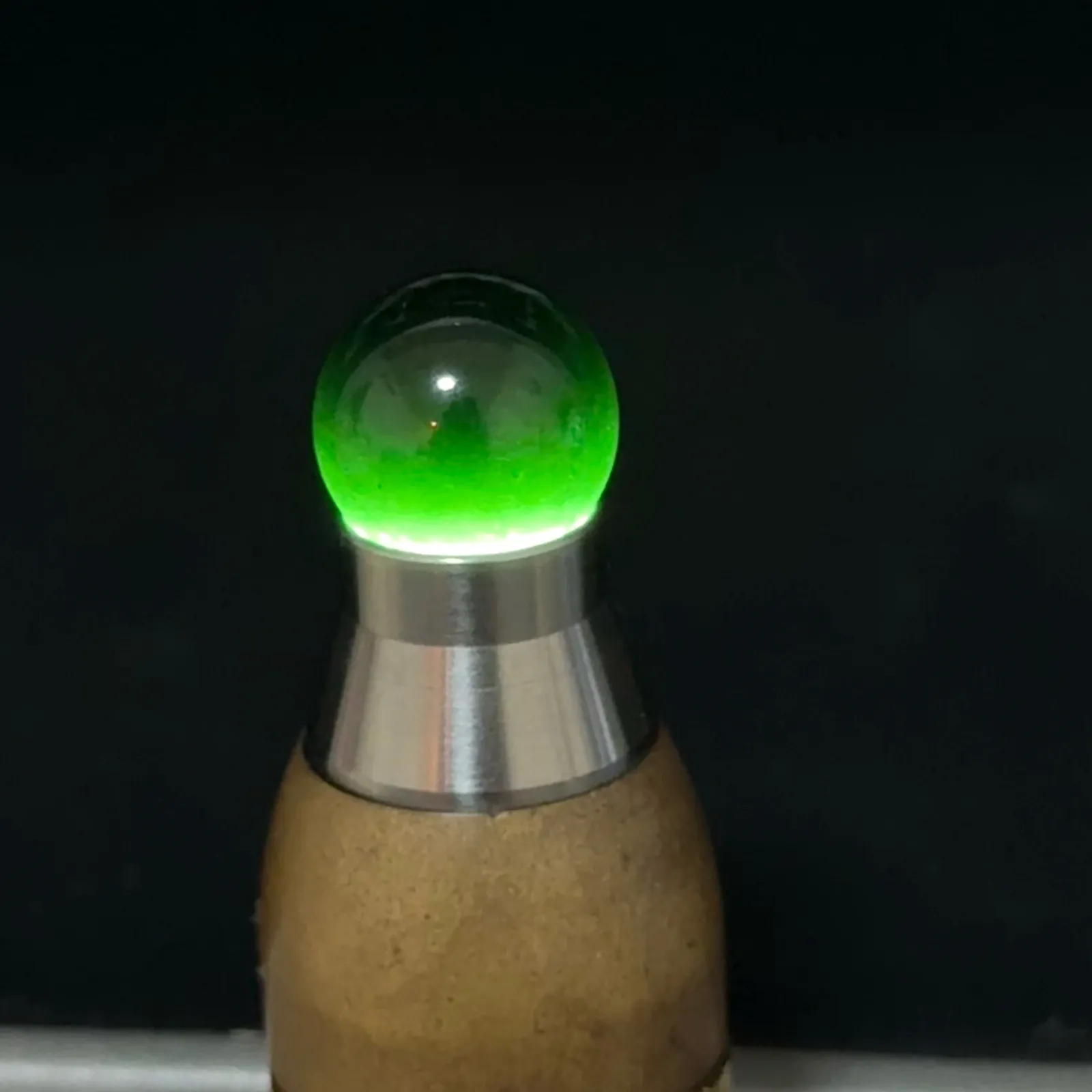 精品墨翠珠子 种好色正 黑度极好 打灯通透 油性十足 尺寸13.5