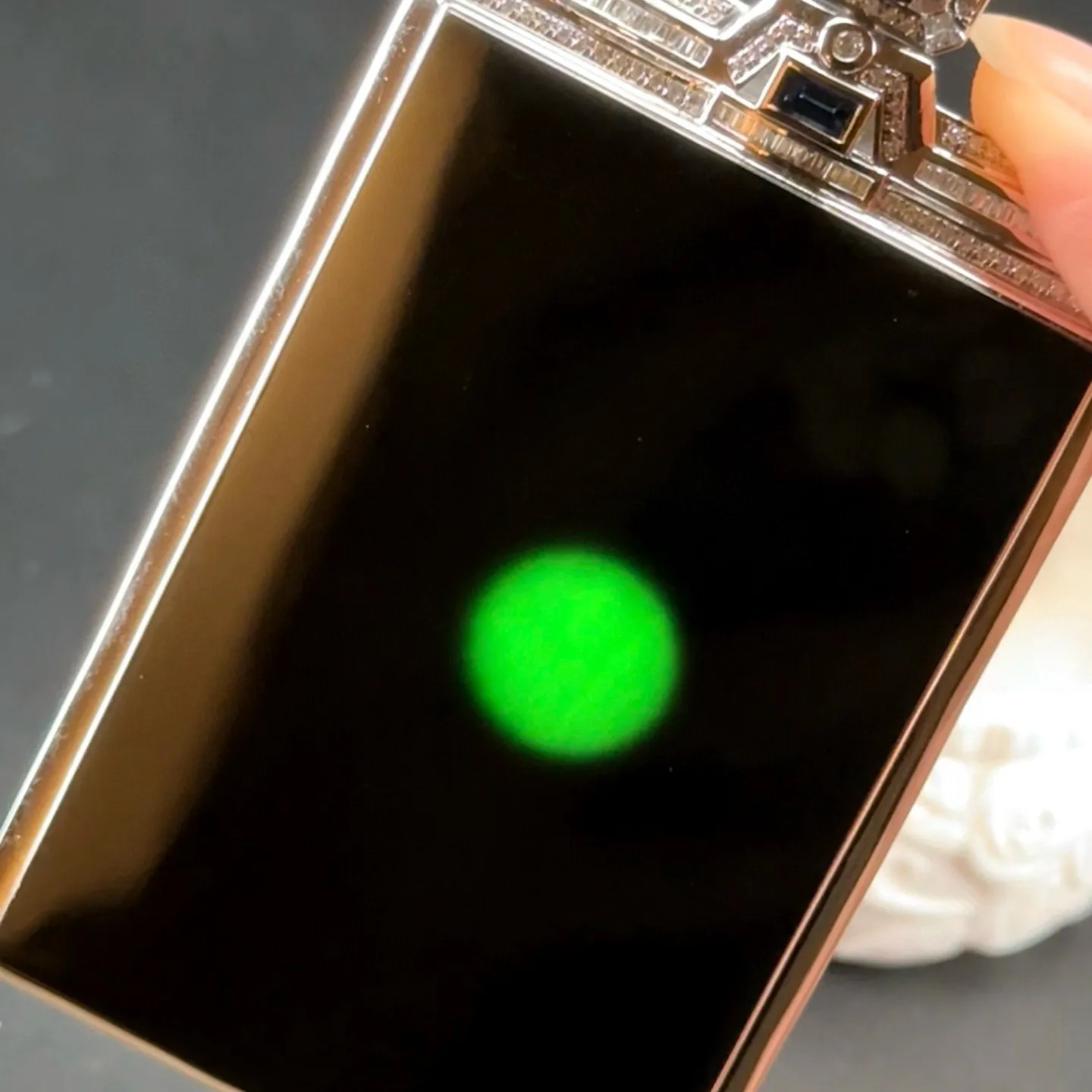 精品墨翠超大无事牌 种好色正 黑度极好 打灯通透 重金豪镶 尺寸90.3