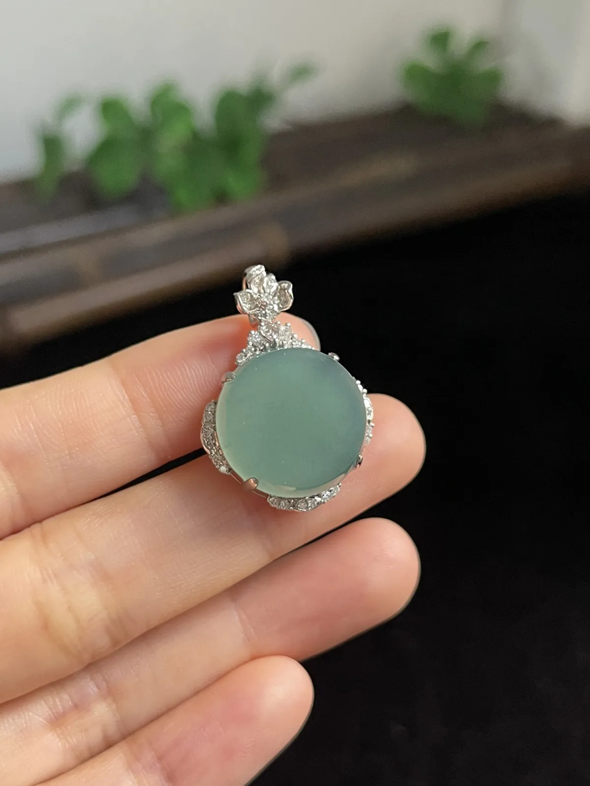 翡翠挂坠，印记：G18K