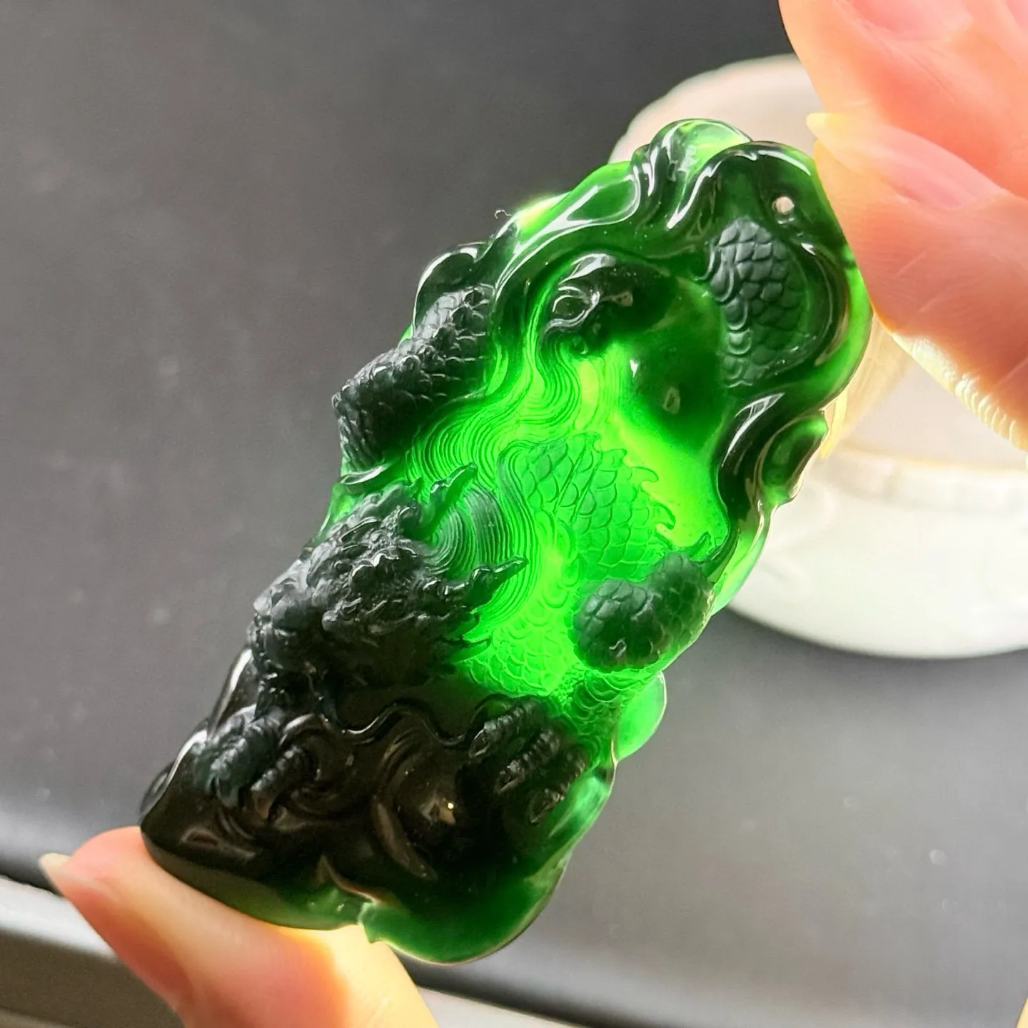 墨翠龙牌 种好色正 打灯通透 精雕细琢 尺寸71.2