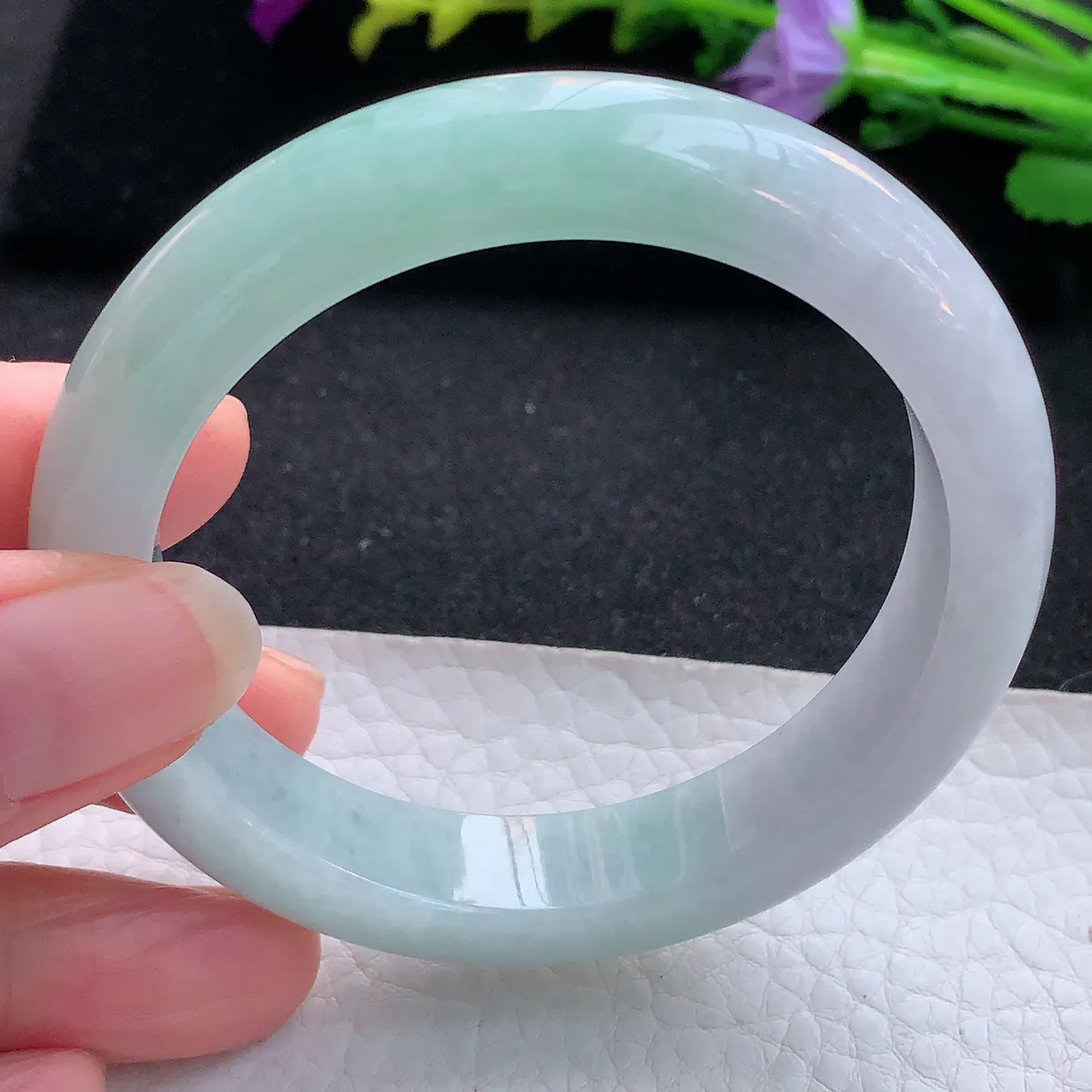 js实拍54.5*12*8.4平安镯 翡翠A货手镯水润半山水宽边正圈玉镯子