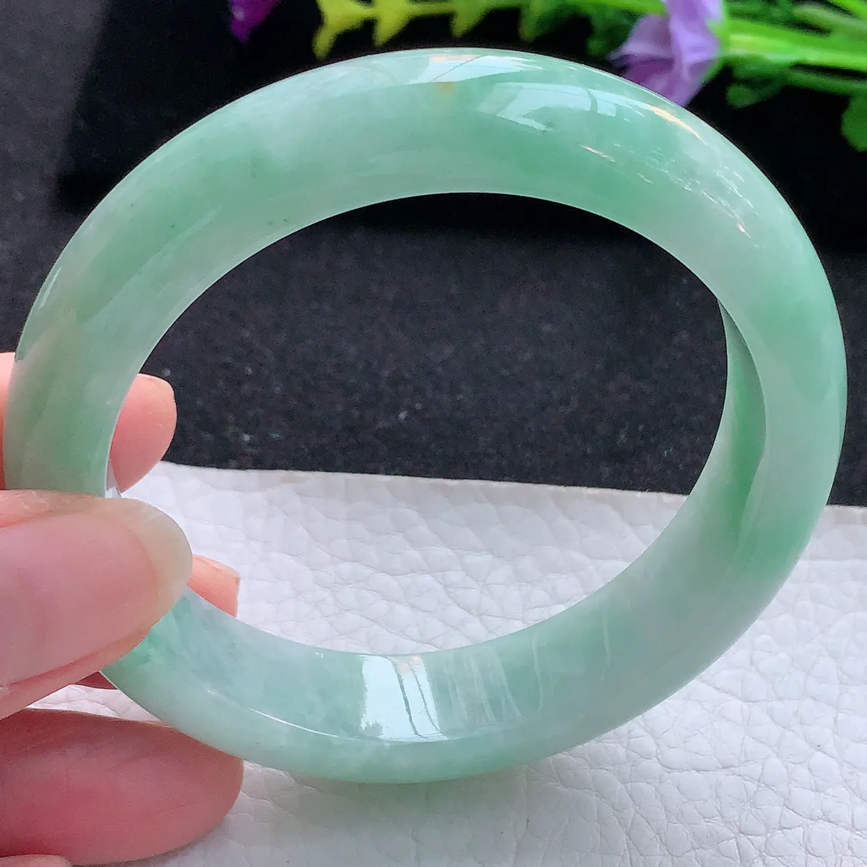 hy实拍58*14.3*8.8平安镯 天然翡翠A货手镯清新飘绿宽边正圈玉镯子