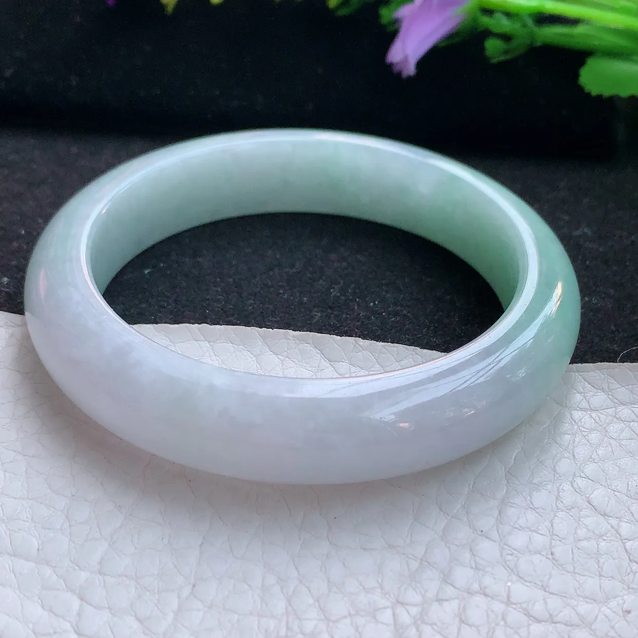 js实拍54.5*12*8.4平安镯 翡翠A货手镯水润半山水宽边正圈玉镯子