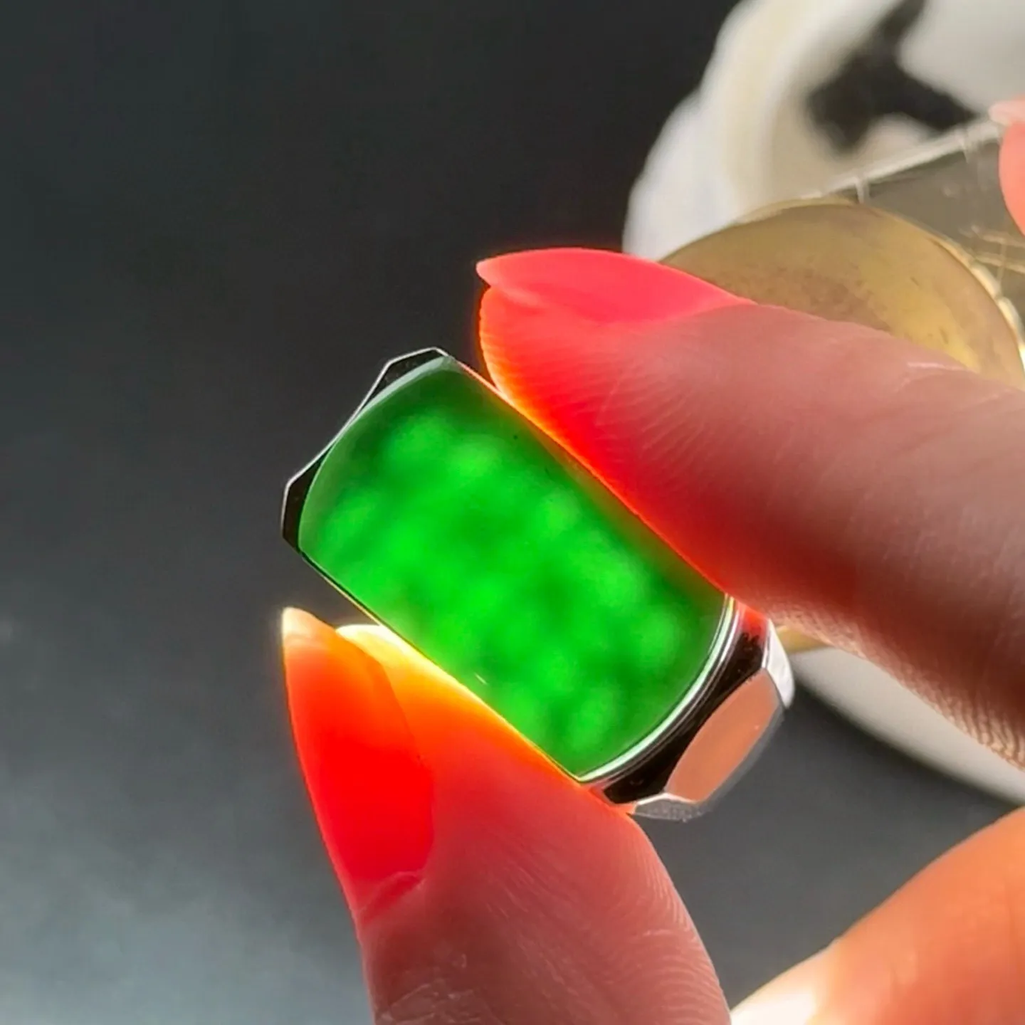 精品18k白金墨翠马鞍男戒 种好色正 黑度极好 打灯通透 油性十足 尺寸19.3