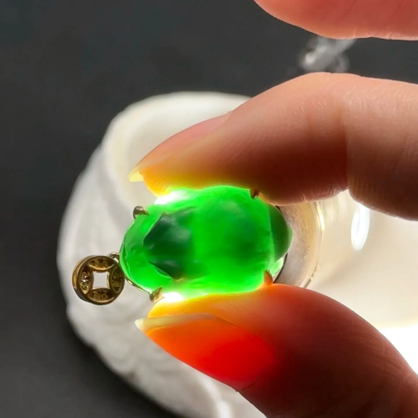 精品18k墨翠貔貅吊坠 种好色正 黑度极好 打灯通透 油性十足 尺寸25.2