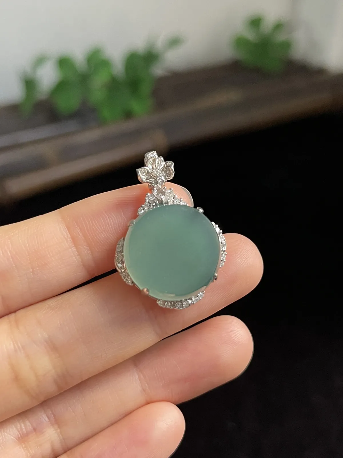 翡翠挂坠，印记：G18K