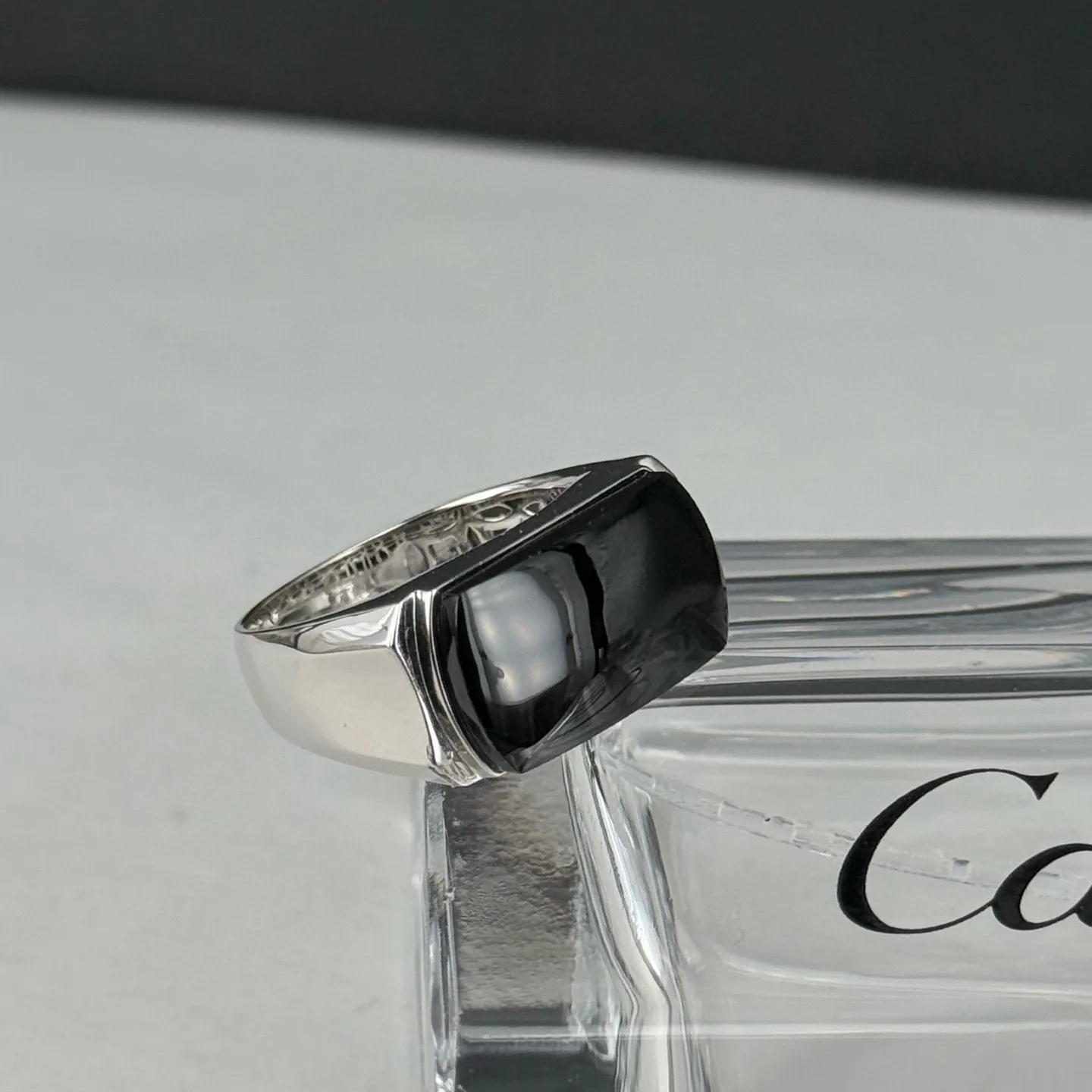 精品18k白金墨翠马鞍男戒 种好色正 黑度极好 打灯通透 油性十足 尺寸19.3