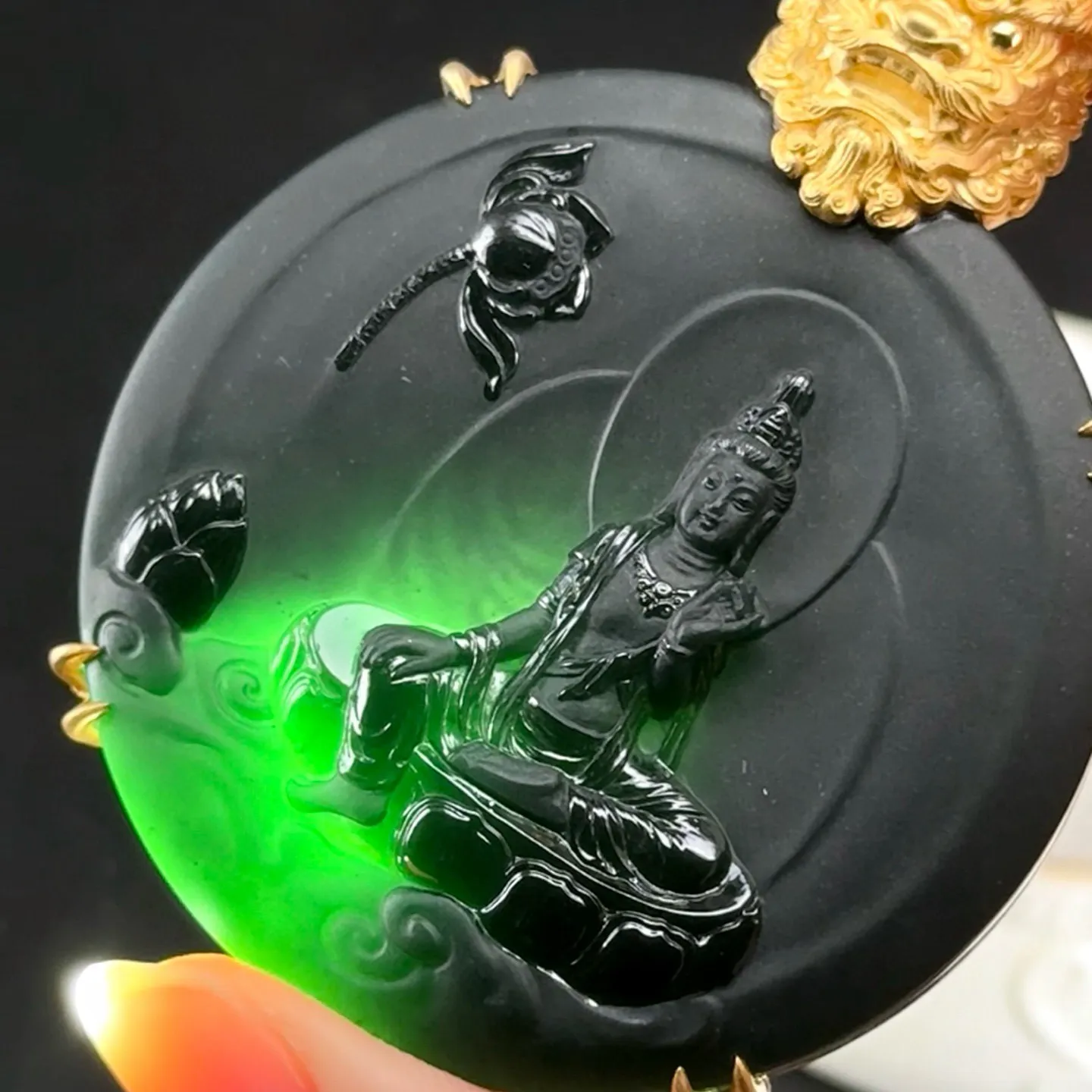 精品18k重金豪镶墨翠观音 种好色正 黑度好 打灯通透 油性十足 尺寸70