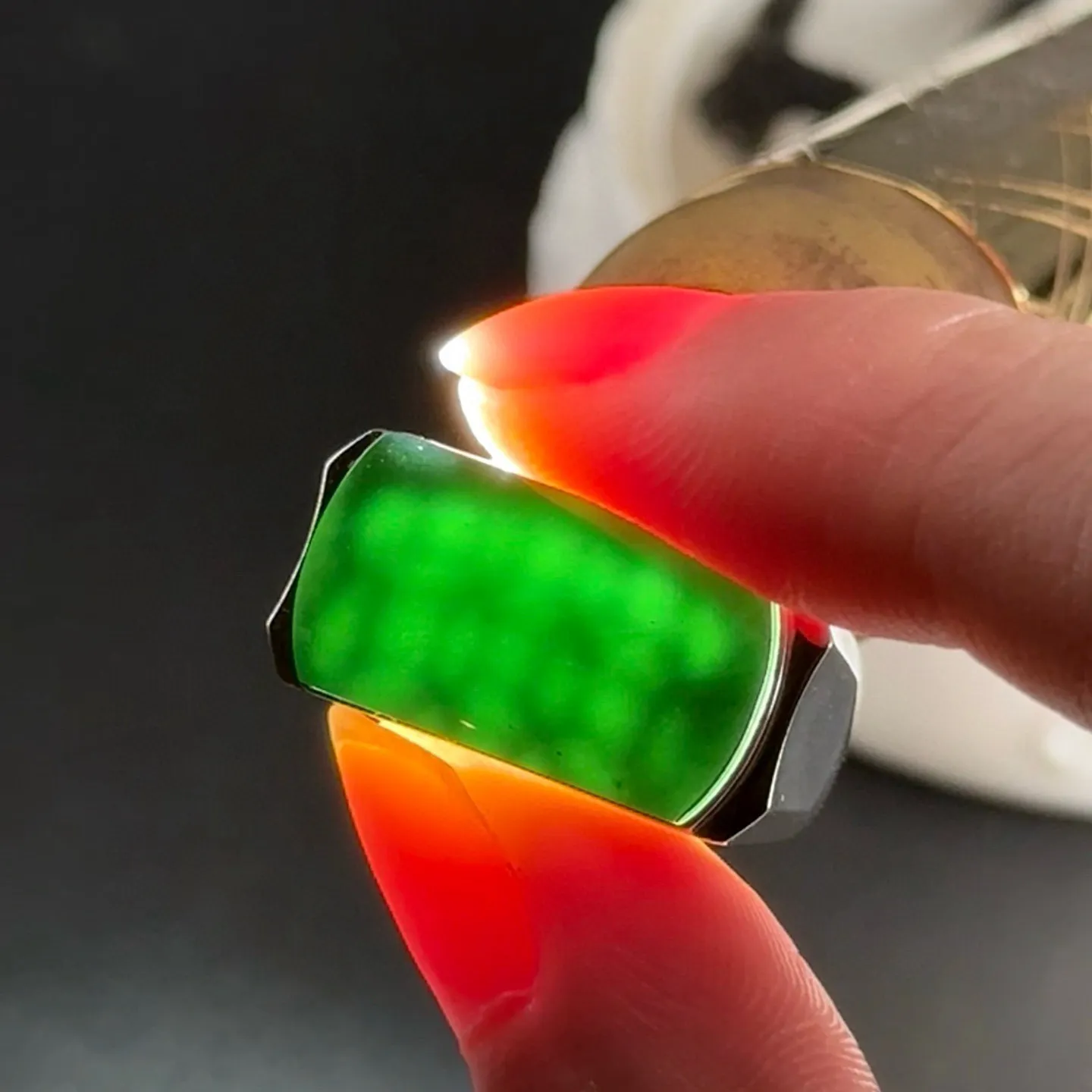 精品18k白金墨翠马鞍男戒 种好色正 黑度极好 打灯通透 油性十足 尺寸19.3