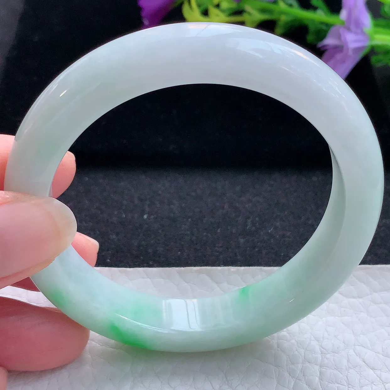 yh实拍56.5*11.8*8.5平安镯 天然翡翠A货手镯白底青宽边玉镯子