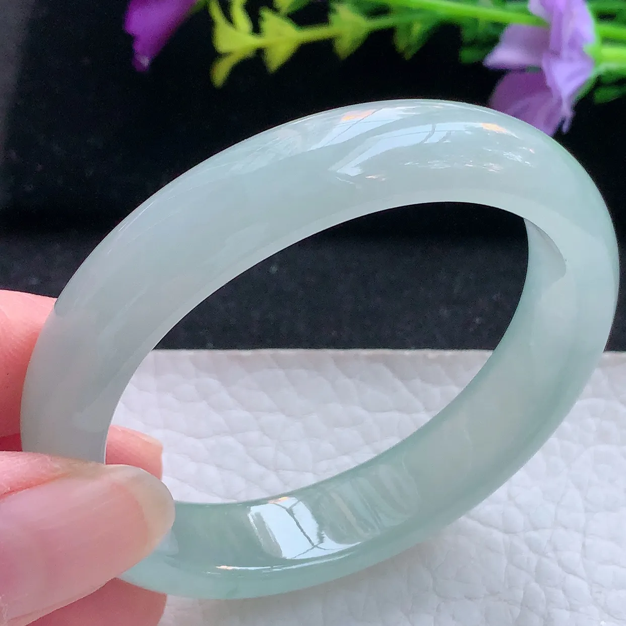 r实拍53*47*12.5*7.3贵妃镯 天然翡翠A货手镯冰晴蛋形宽边玉镯子