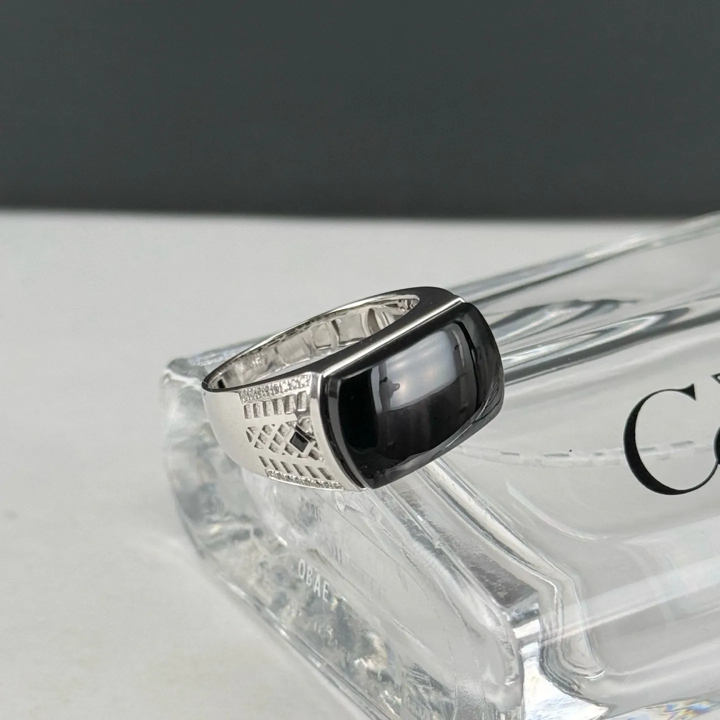 精品18k墨翠马鞍男戒 重金豪镶 打灯通透 油性十足 尺寸17.3