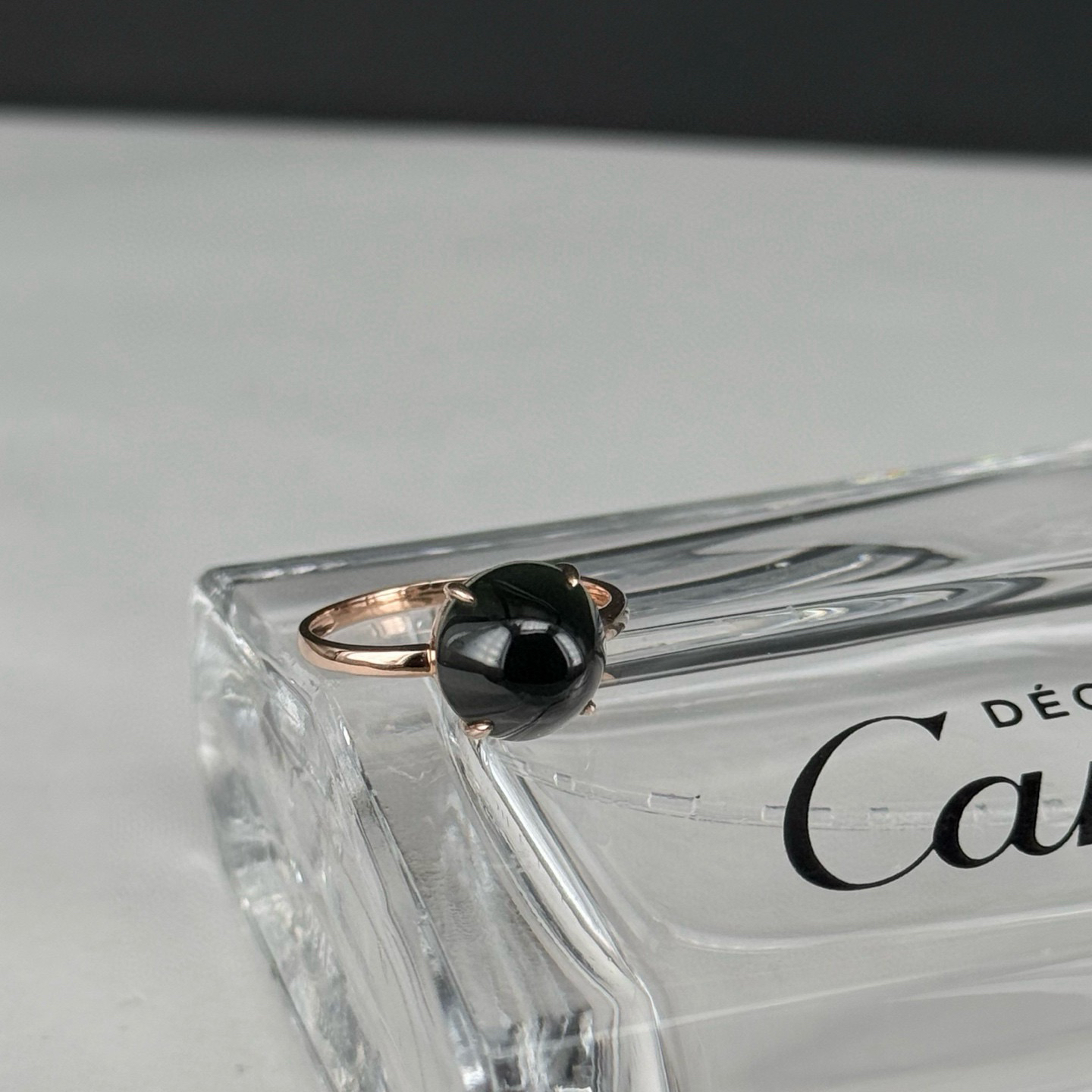 精品18k墨翠小蛋面女戒 种好色正 黑度极好 打灯通透 油性十足 尺寸10.1