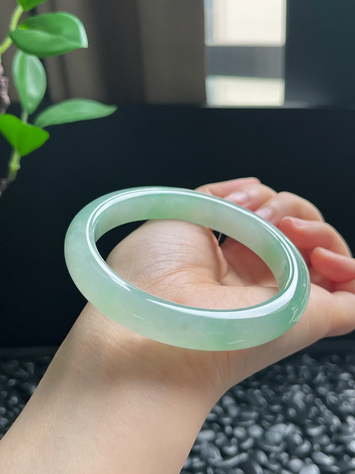 正圈62圈口，翡翠冰糯种绿色手镯