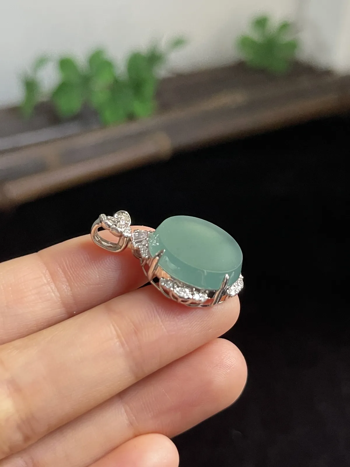 翡翠挂坠，印记：G18K