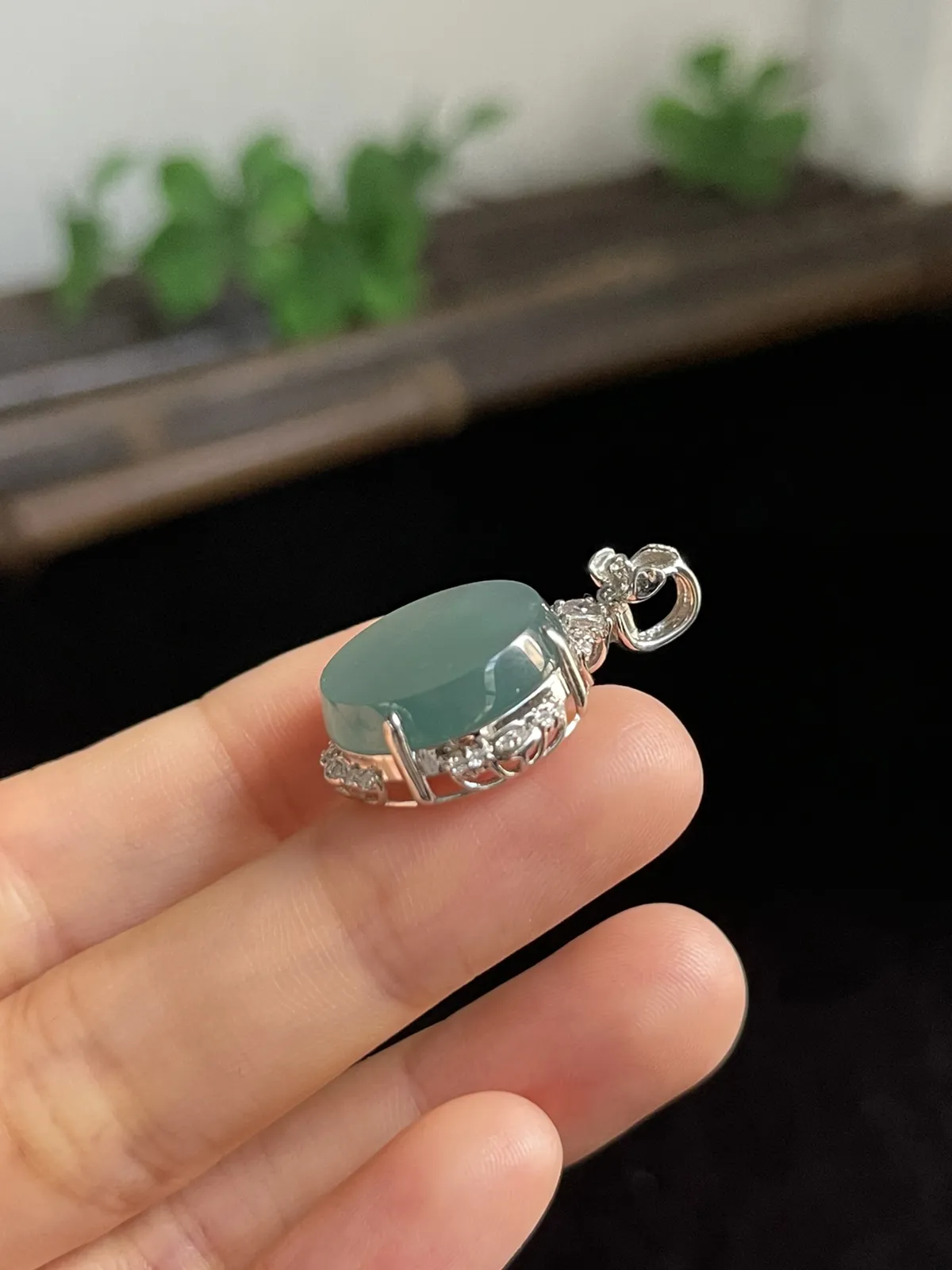 翡翠挂坠，印记：G18K