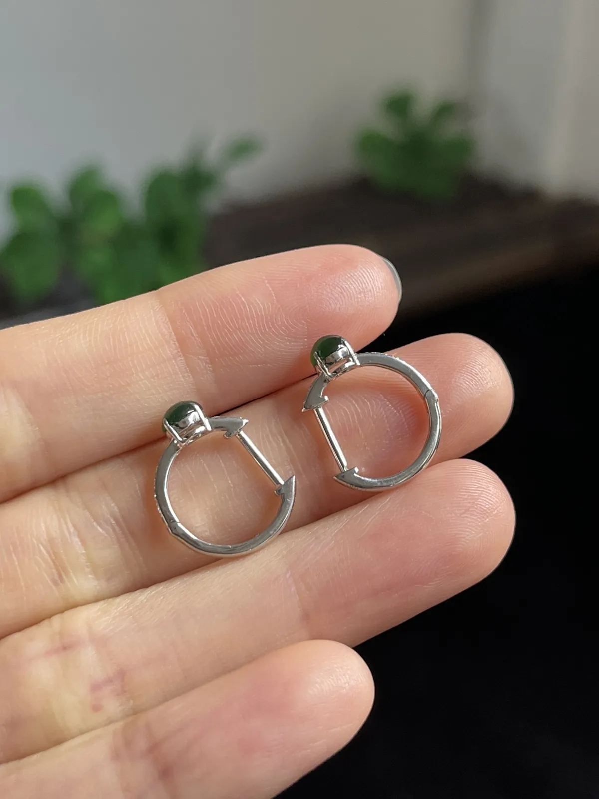翡翠18K耳钉，美丽灵动