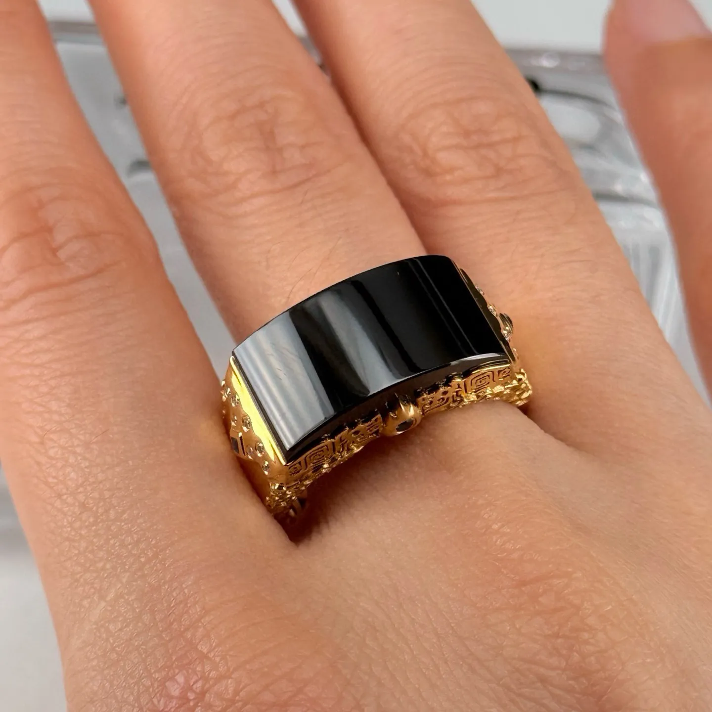 精品18k墨翠仿古男戒 重金豪镶 打灯通透 油性十足