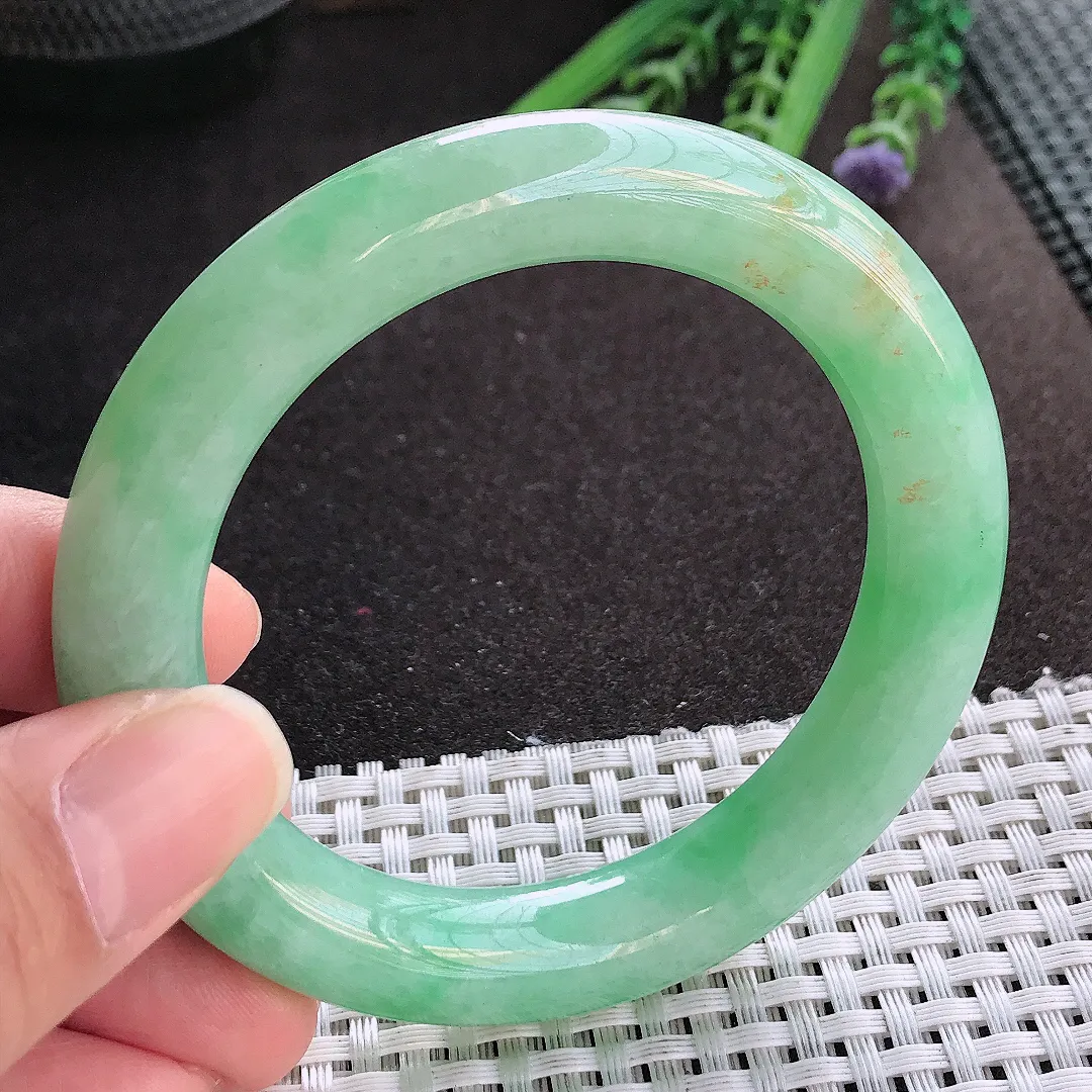 实拍A货翡翠55.5/11.2老坑精美温润满绿圆条手镯翡翠玉镯手环