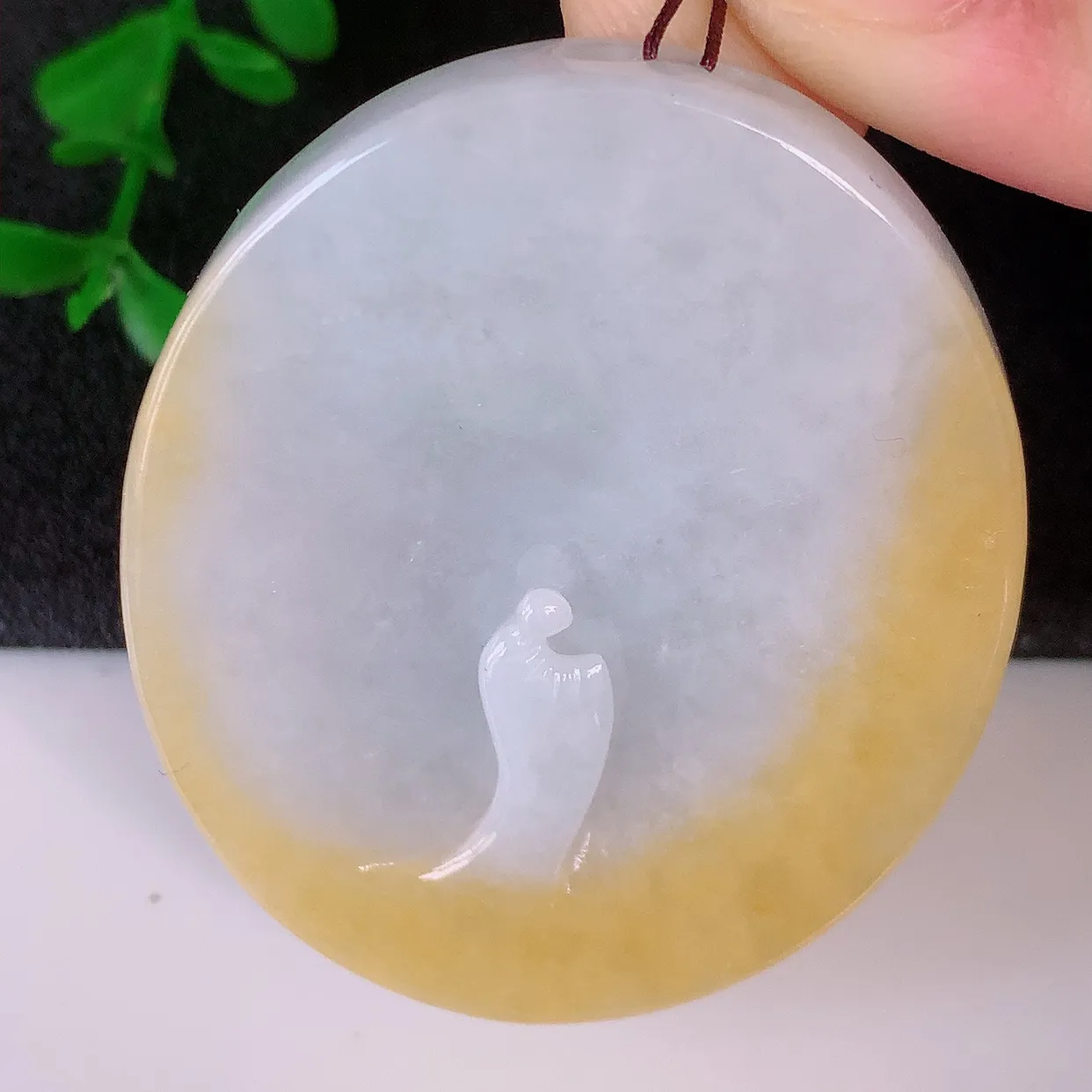 自然光实拍，特色冰润双彩俏色翡翠悟道吊坠，翡翠悟道寓意“祥和，安宁，吉祥，幸福”，佩戴效果优雅迷人，性价比超高！#60.28