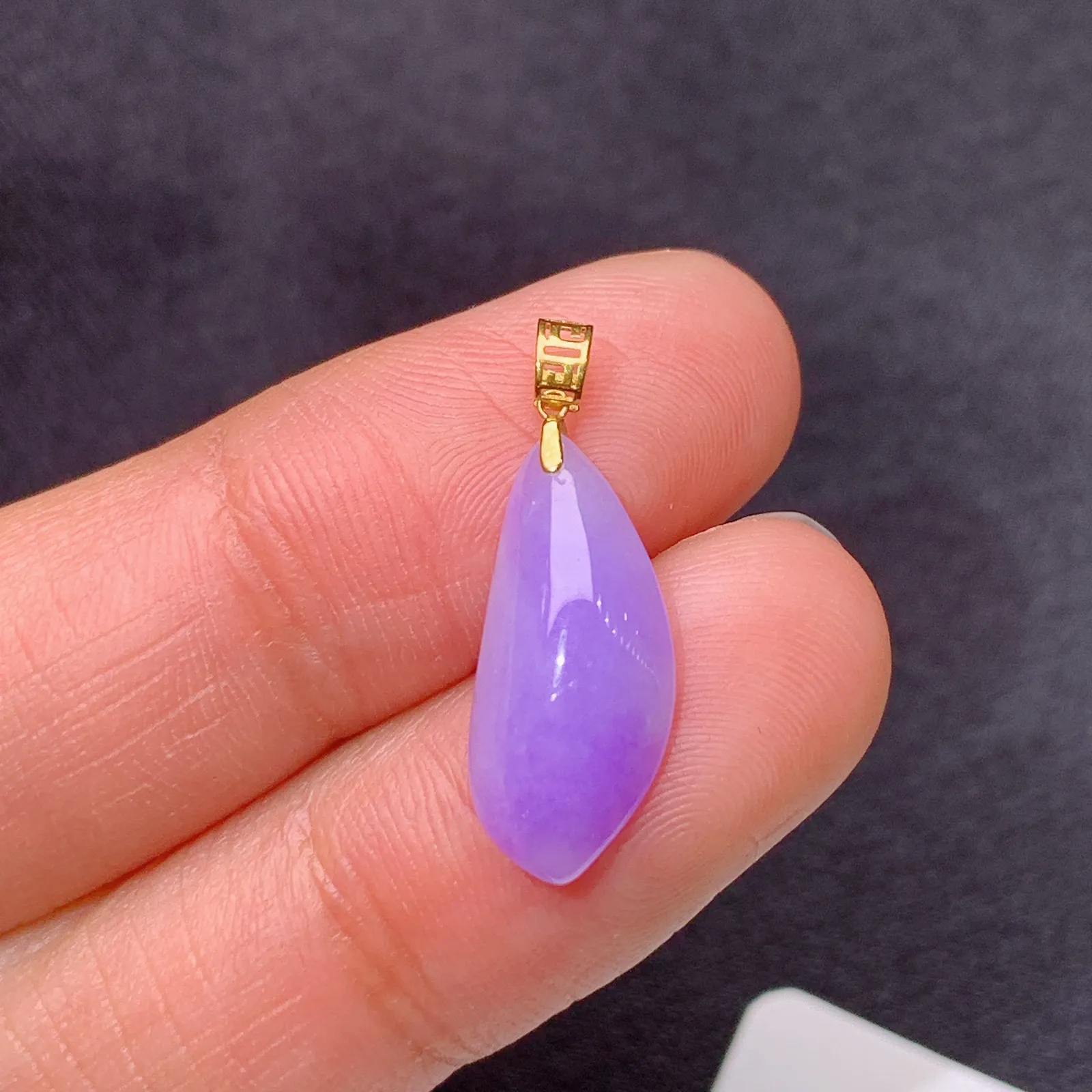 紫罗兰随形吊坠，18k金镶嵌，温润细腻，颜色浓郁 Ax 尺寸21.4*7.1*3.6