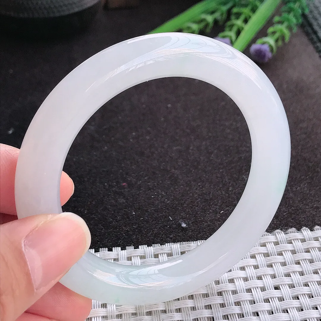 实拍A货翡翠54.5/10.4/10.3老坑冰胶果冻月光白圆条手镯翡翠玉镯手环