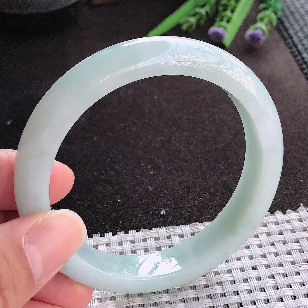 实拍A货翡翠60.5/12.8/8.6老坑秀气油润大圈口手镯宽边玉镯手环
