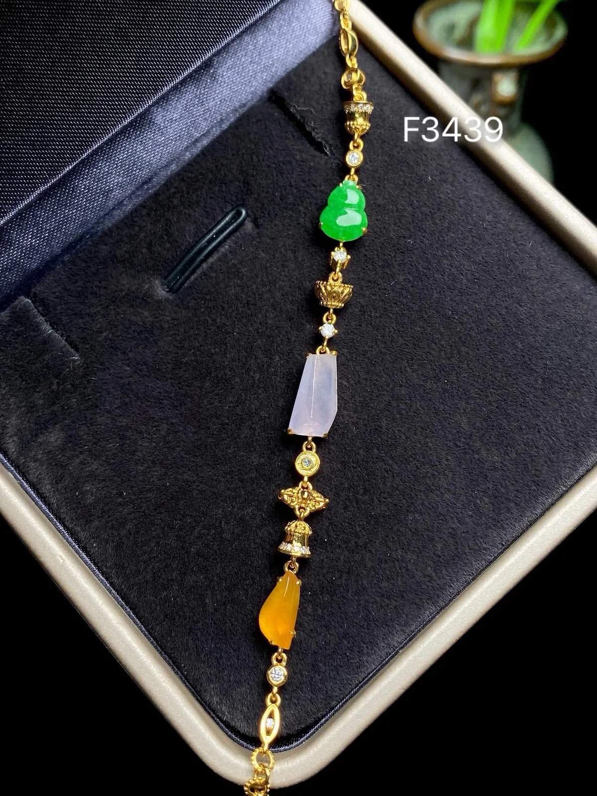 【冰种紫罗兰、黄随形+绿葫芦面组合镶嵌手链】颗颗冰透，饱满圆润，光泽闪耀，流行款，18K金钻镶嵌，裸