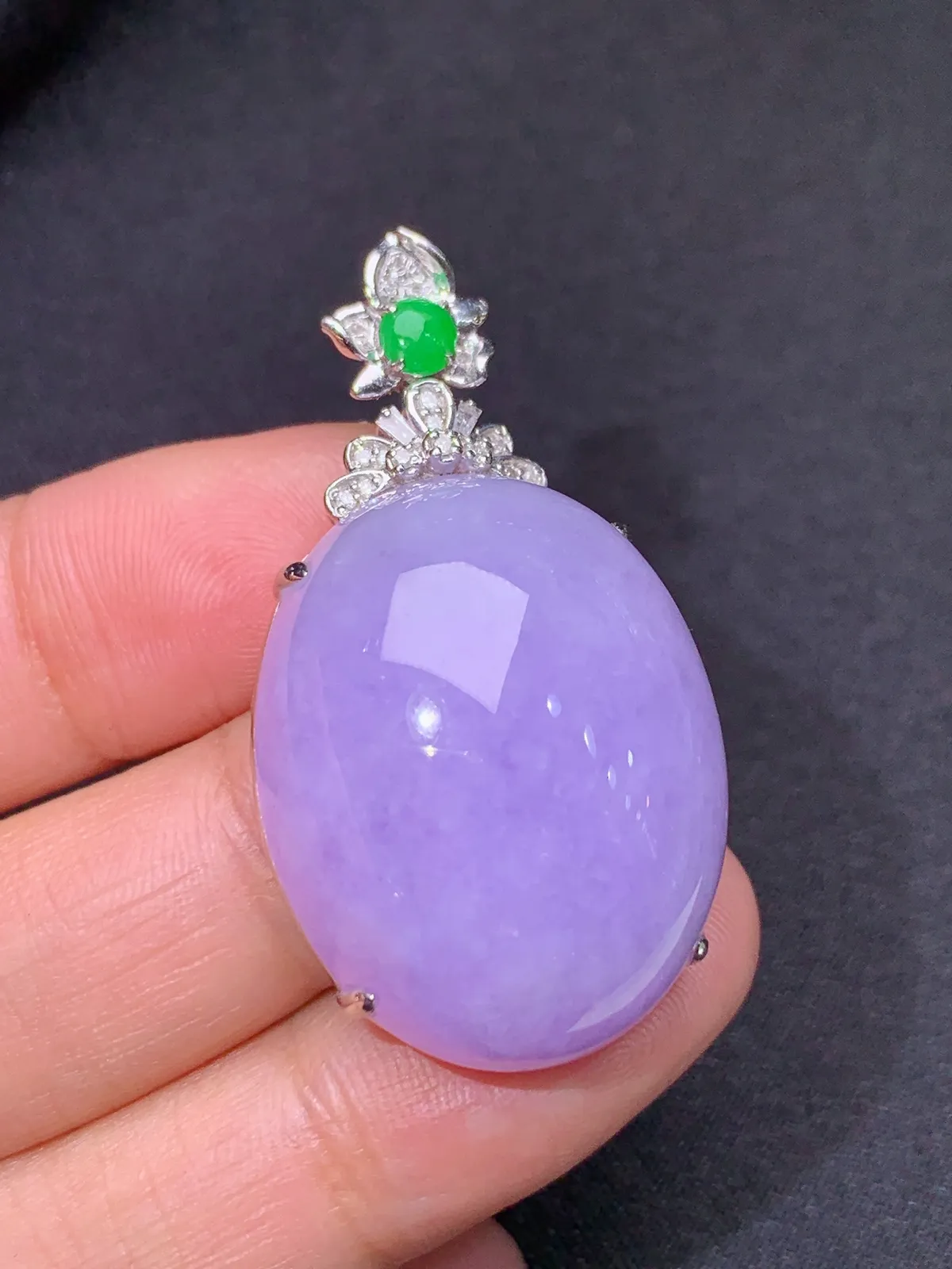 紫罗兰蛋面吊坠，18k金镶嵌，温润细腻，色泽浓郁，种水足，Ax 尺寸40.1*21.9*13.5