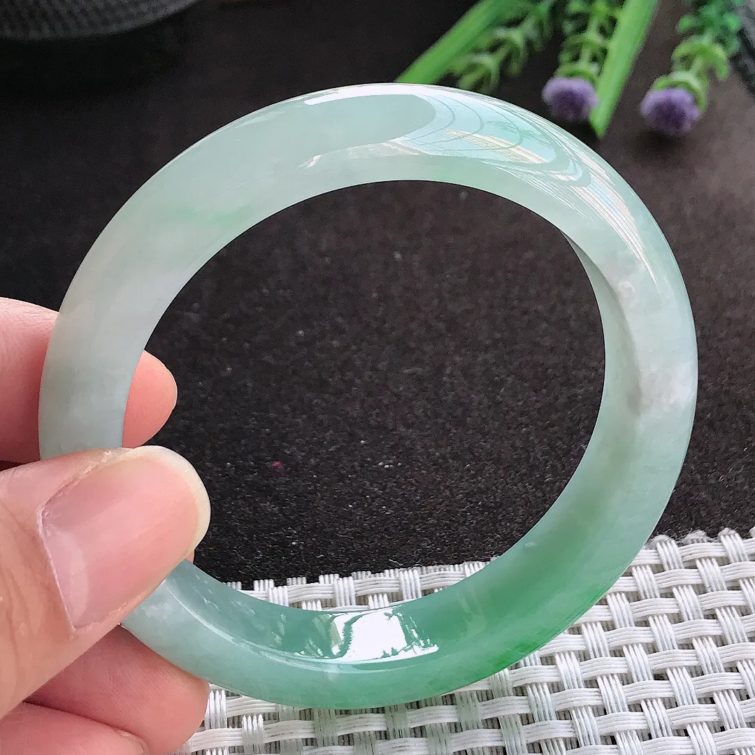 实拍A货翡翠55/12.6/8.3老坑冰胶果冻飘阳绿手镯宽边玉镯手环