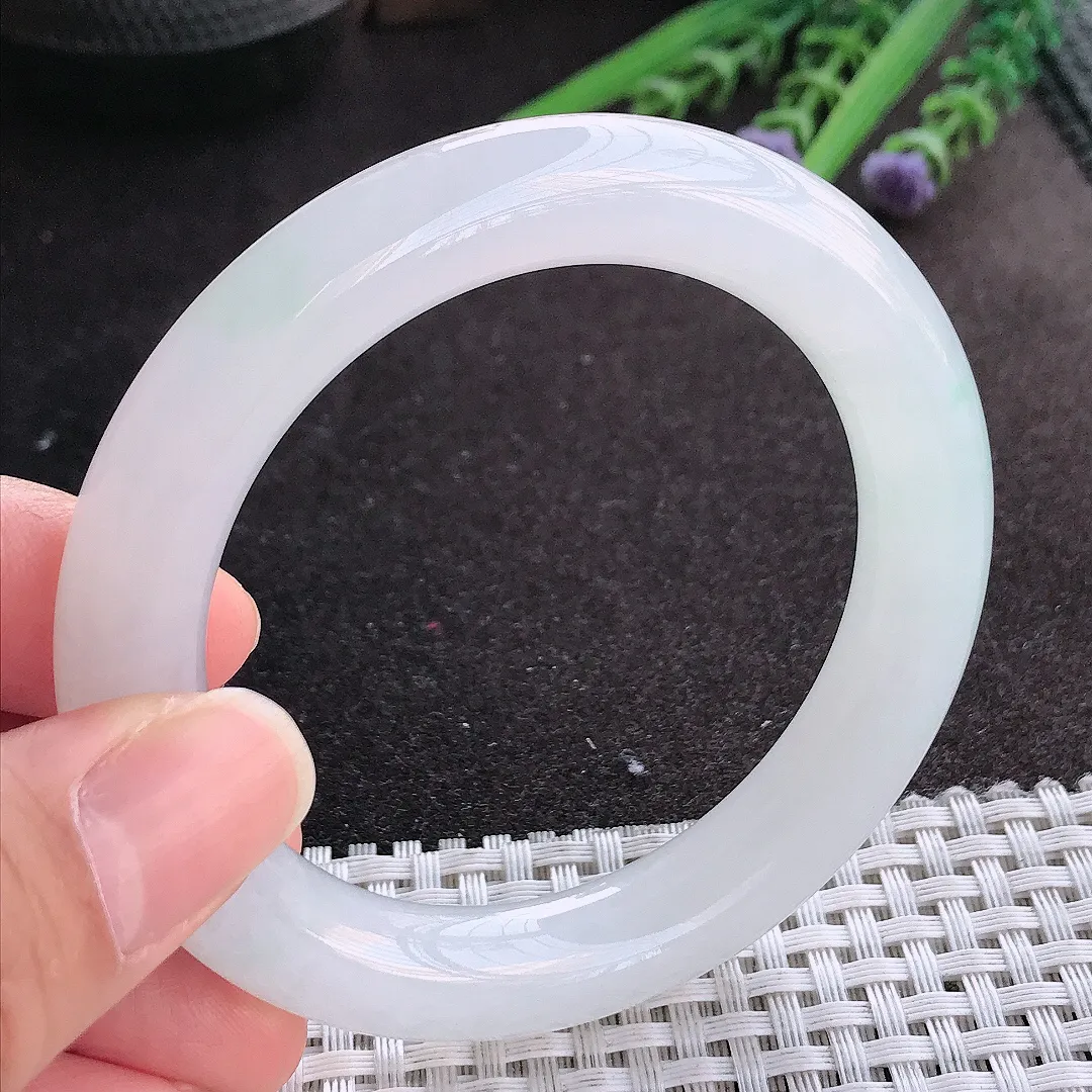 实拍A货翡翠54.5/10.4/10.3老坑冰胶果冻月光白圆条手镯翡翠玉镯手环