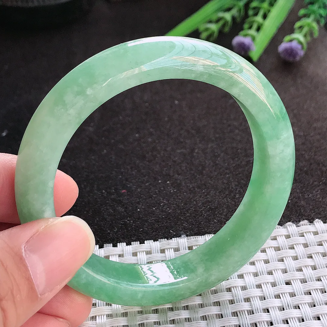 实拍A货翡翠55/12.5/8.7老坑温润满绿手镯宽边玉镯手环