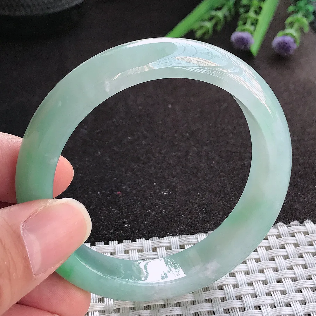 实拍A货翡翠55/12.6/8.3老坑冰胶果冻飘阳绿手镯宽边玉镯手环