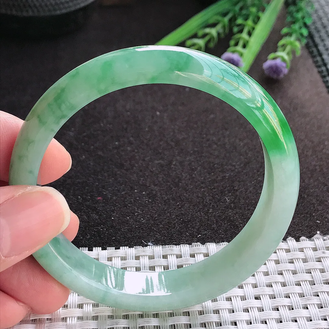 实拍A货翡翠58.5/12/7.5老坑冰胶飘阳绿手镯宽边玉镯手环