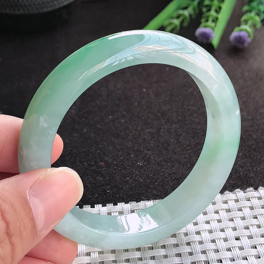 实拍A货翡翠55/12.6/8.3老坑冰胶果冻飘阳绿手镯宽边玉镯手环