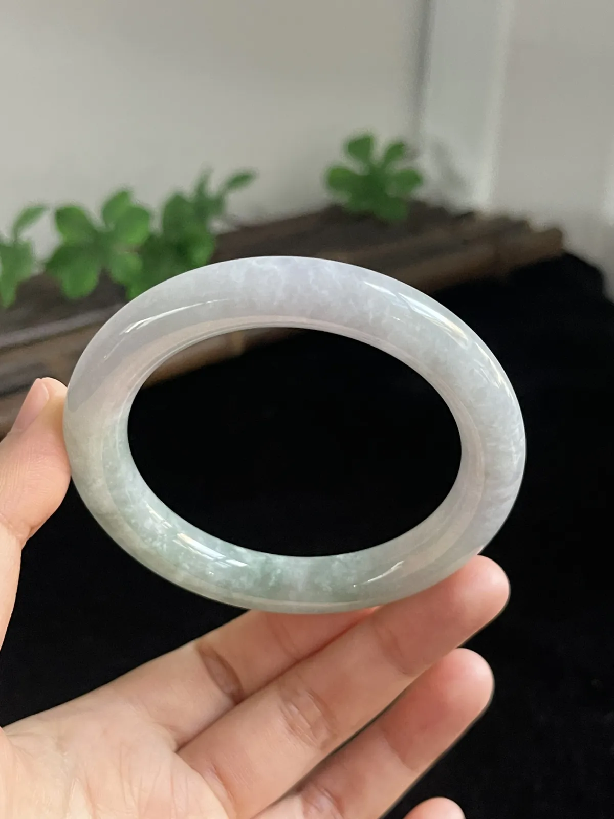 圆镯54.4圈口，翡翠手镯