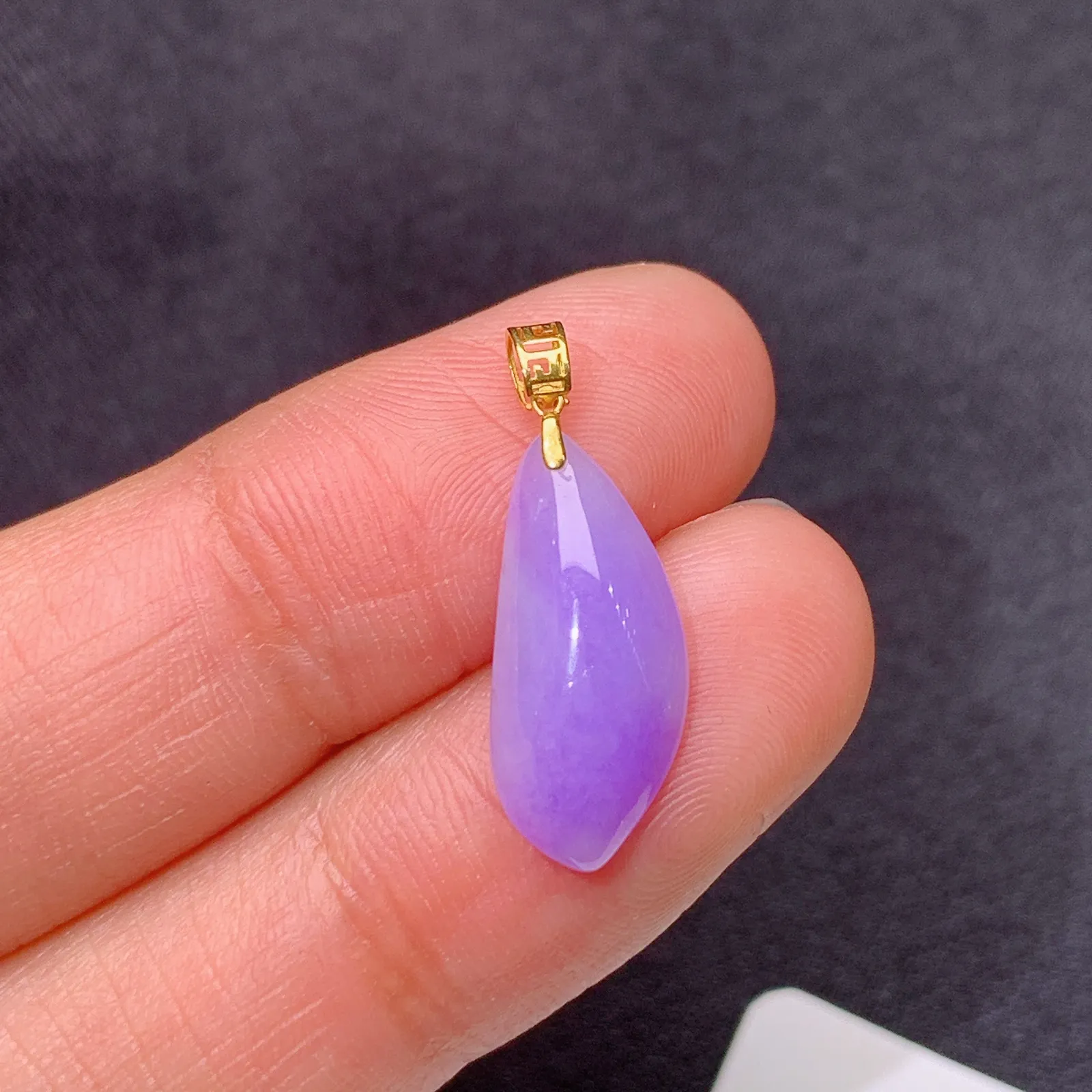 紫罗兰随形吊坠，18k金镶嵌，温润细腻，颜色浓郁 Ax 尺寸21.4*7.1*3.6