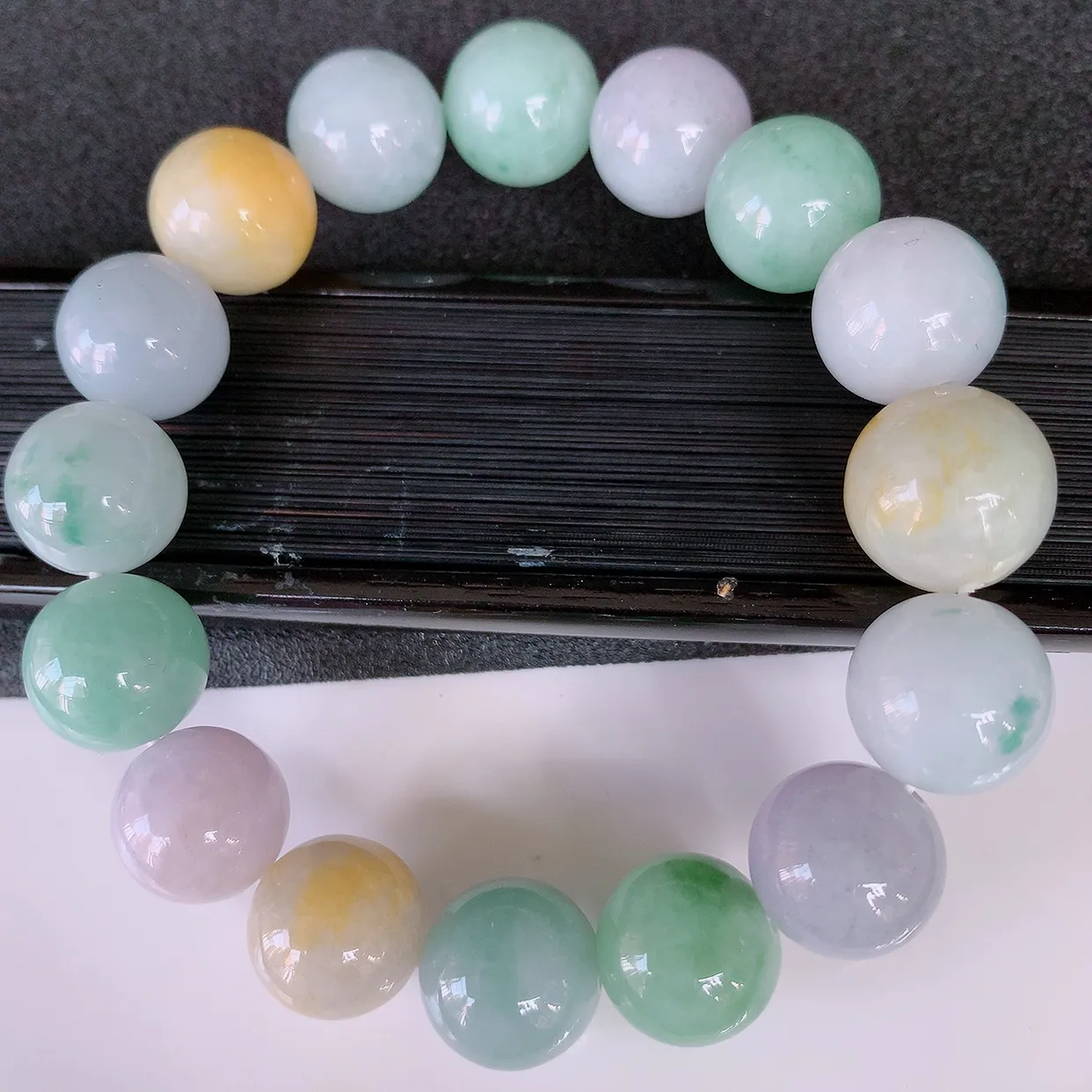 自然光实拍，大颗冰润多宝翡翠手链，多彩翡翠手串，颜色丰富，料子细腻，高档大气，自戴送礼佳品！#46.28取一尺寸13.2