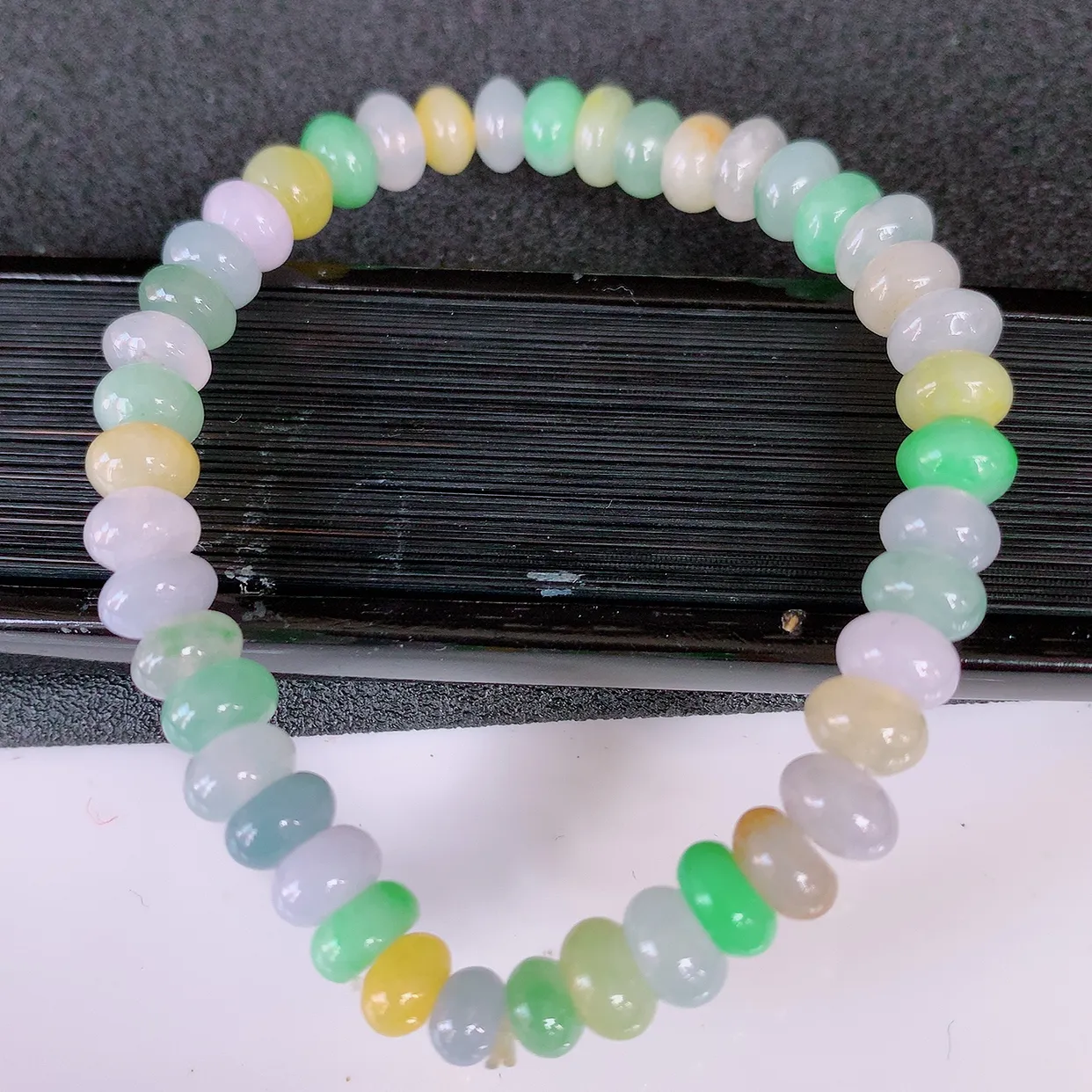 自然光实拍，冰多宝翡翠手链，多彩翡翠手串，颜色丰富，料子细腻，高档大气，自戴送礼佳品！#46.28取一尺寸7