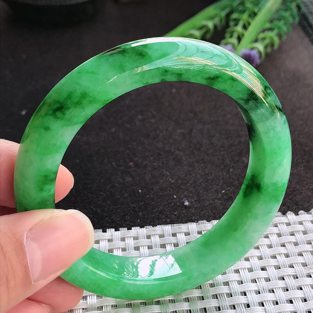 实拍A货翡翠56/13/9.5老坑精美冰润满绿阳绿手镯宽边玉镯手环