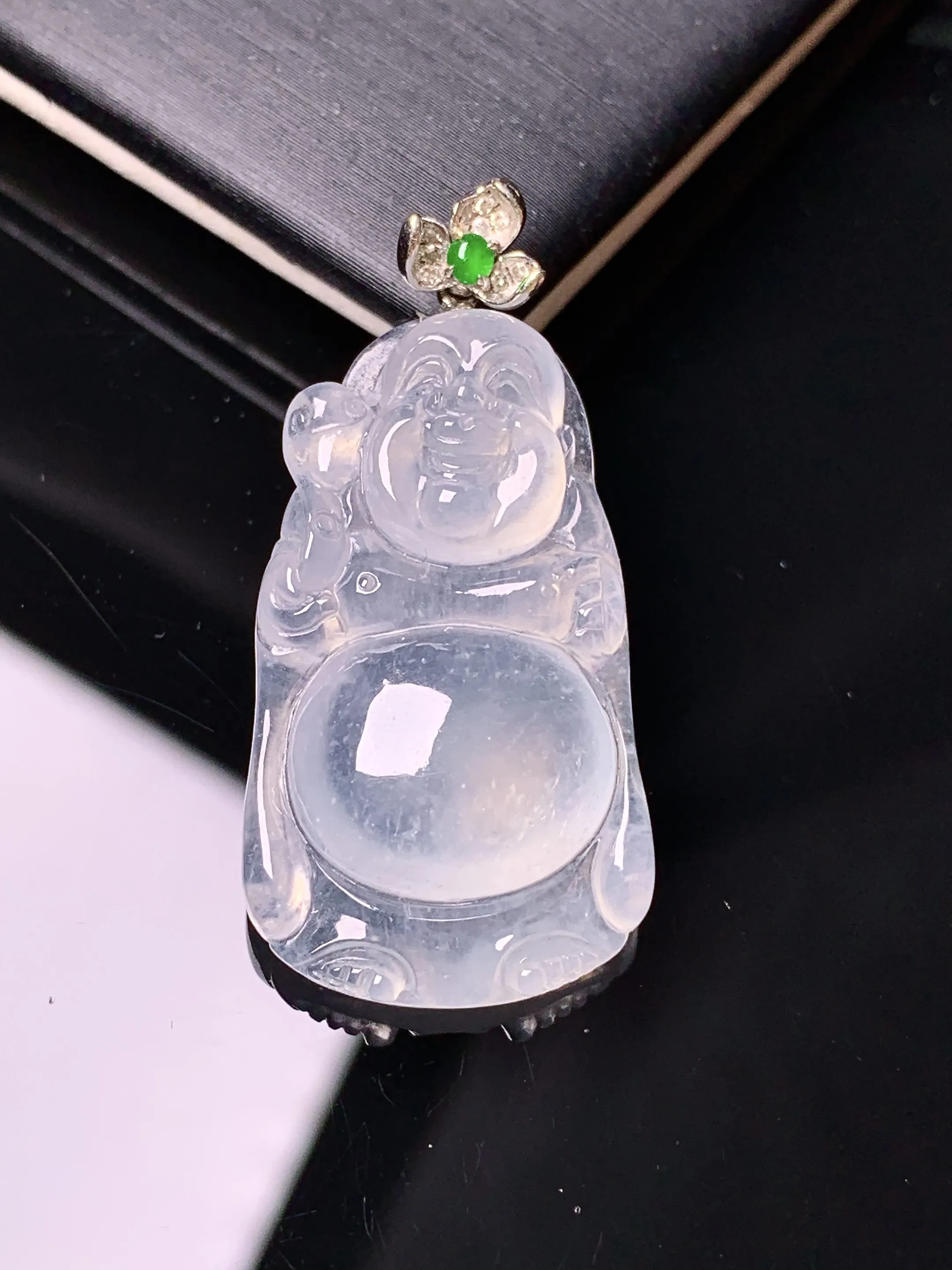 18k金镶嵌冰种佛公吊坠 玉质细腻 色泽清新艳丽 整体尺寸36*17*6.5