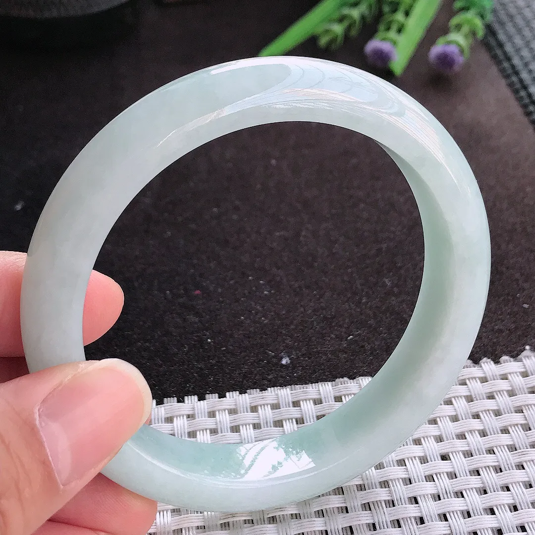实拍A货翡翠60.5/12.8/8.6老坑秀气油润大圈口手镯宽边玉镯手环