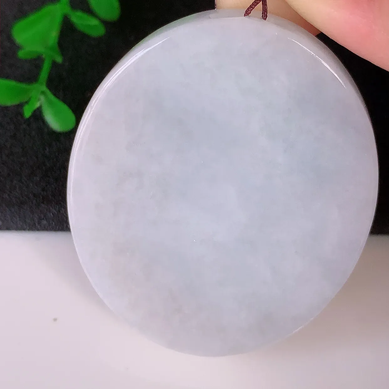 自然光实拍，特色冰润双彩俏色翡翠悟道吊坠，翡翠悟道寓意“祥和，安宁，吉祥，幸福”，佩戴效果优雅迷人，性价比超高！#60.28