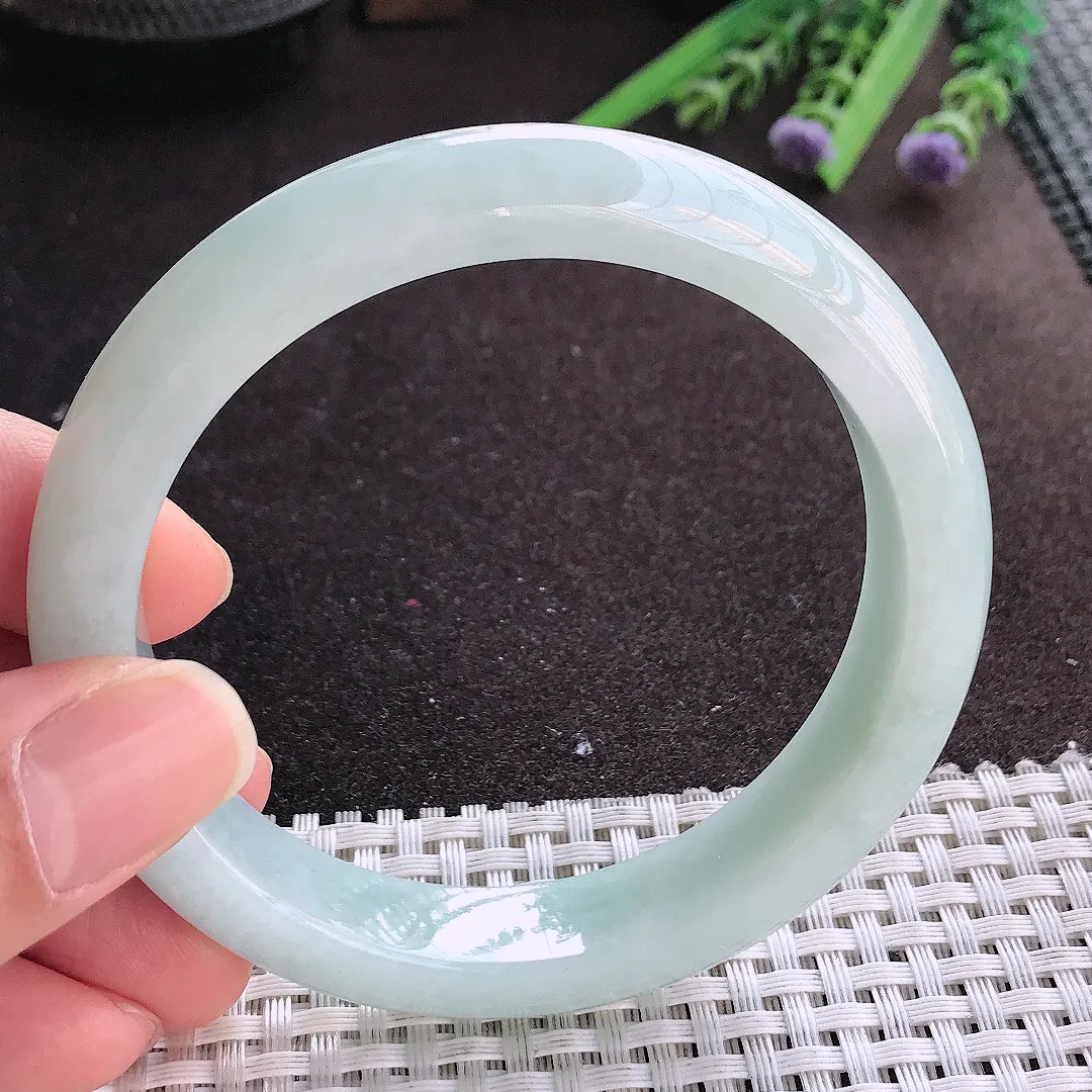 实拍A货翡翠60.5/12.8/8.6老坑秀气油润大圈口手镯宽边玉镯手环
