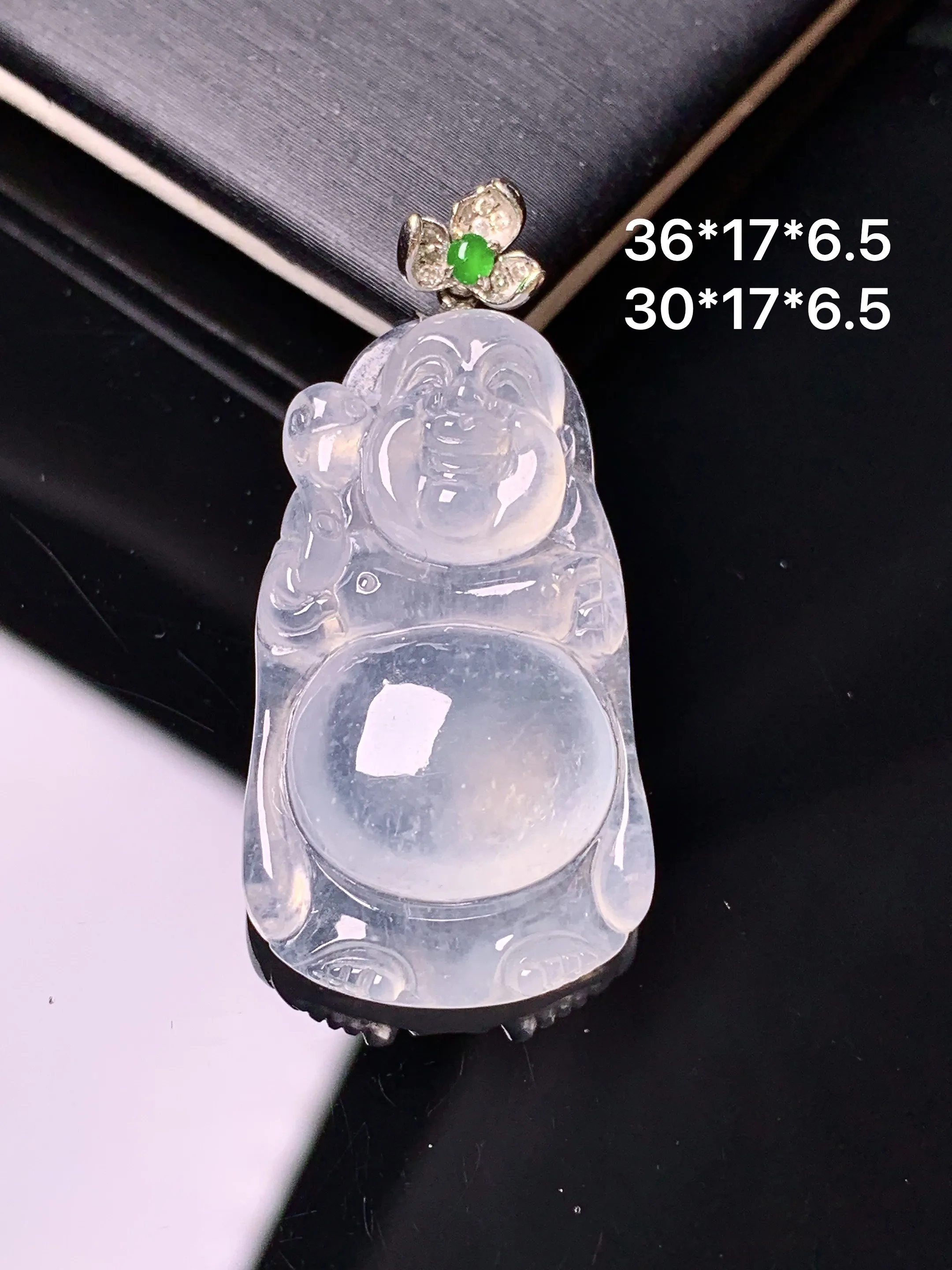 18k金镶嵌冰种佛公吊坠 玉质细腻 色泽清新艳丽 整体尺寸36*17*6.5