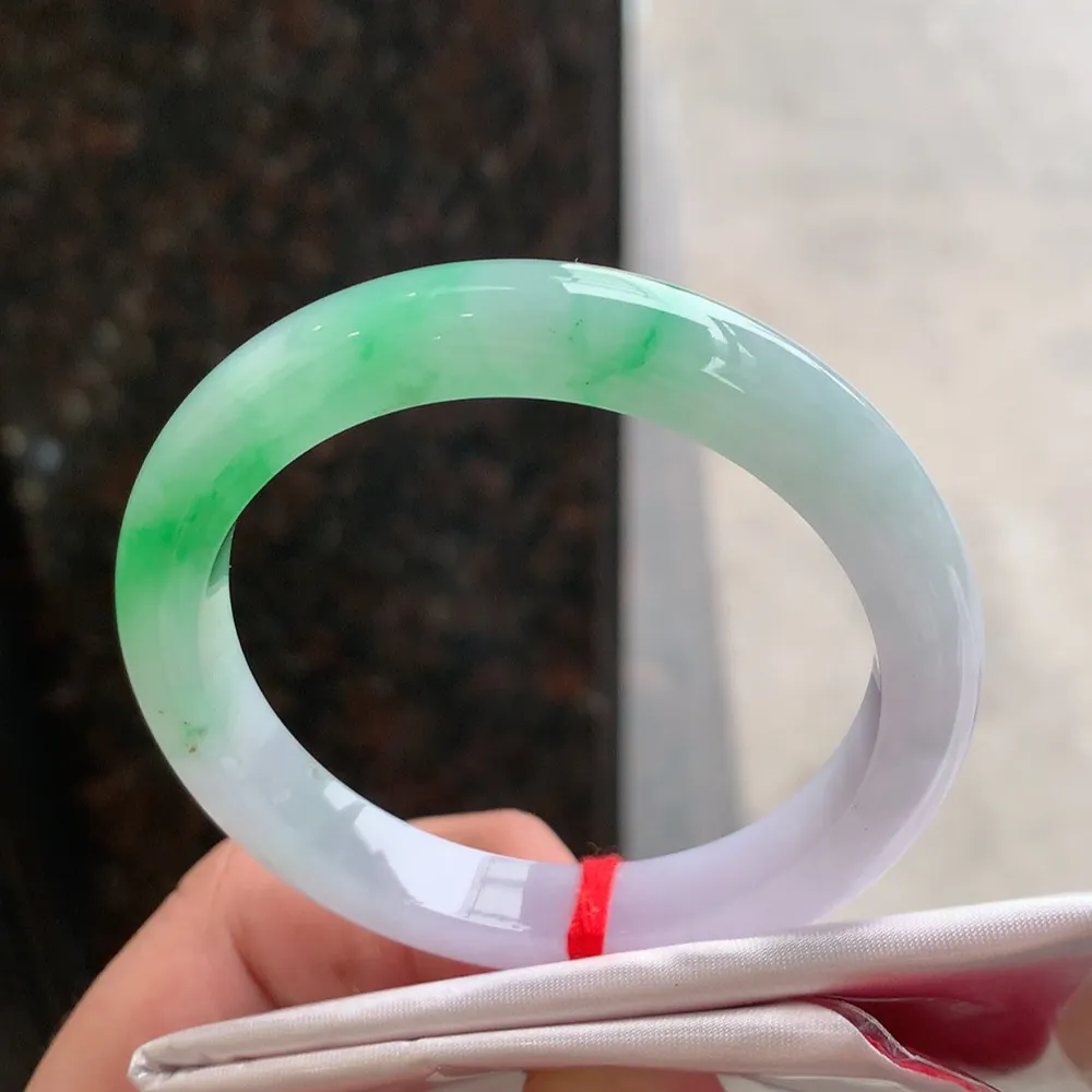 正圈冰阳绿 无瑕 尺寸:51.6/9.4/7.8 色好