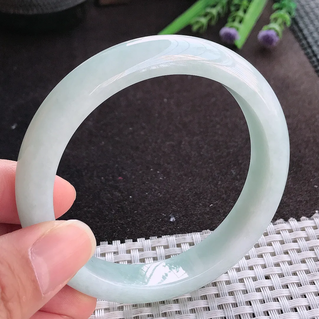 实拍A货翡翠60.5/12.8/8.6老坑秀气油润大圈口手镯宽边玉镯手环