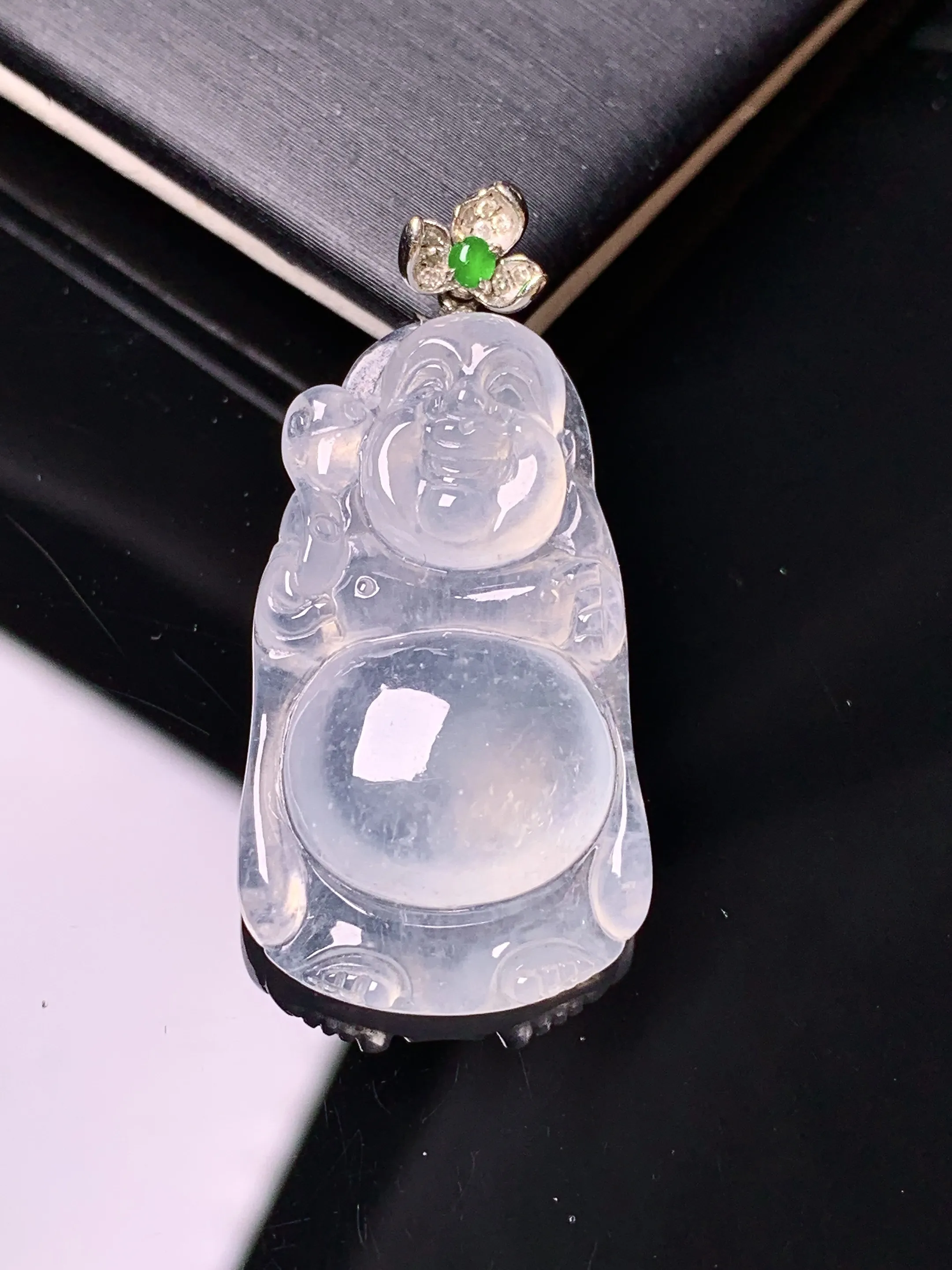 18k金镶嵌冰种佛公吊坠 玉质细腻 色泽清新艳丽 整体尺寸36*17*6.5