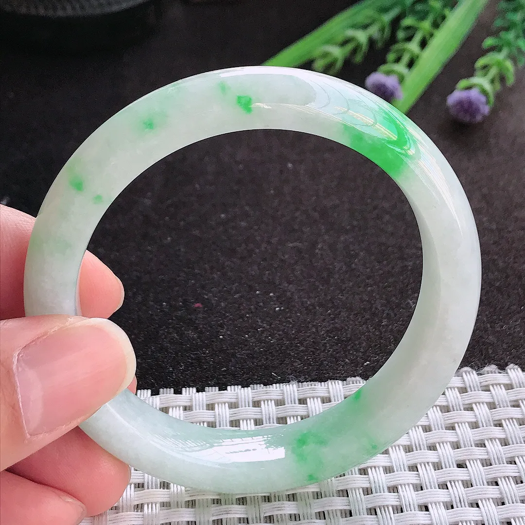 实拍A货翡翠53.5/11.6/8.1老坑精美冰润飘阳绿手镯宽边玉镯手环